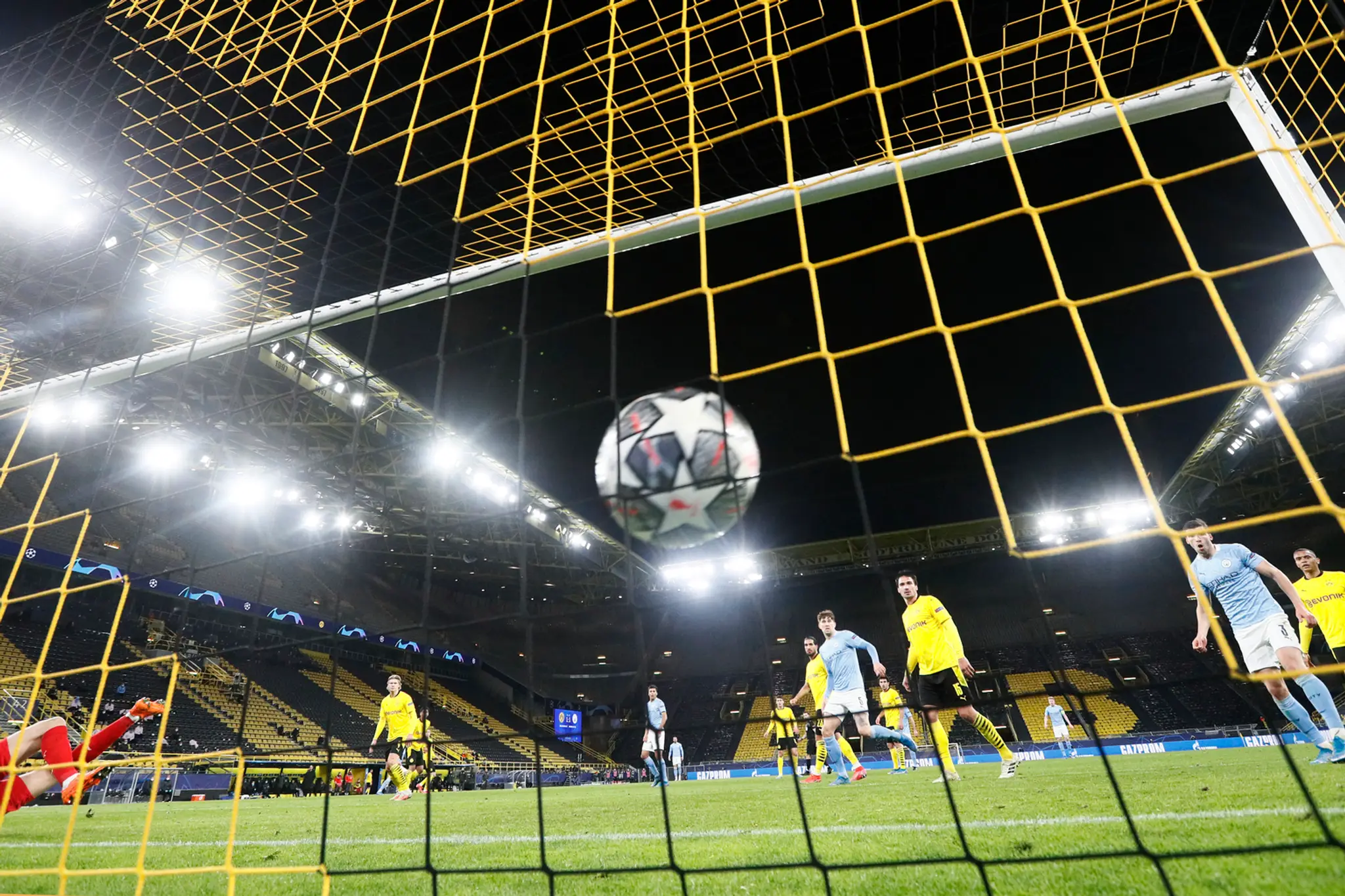 Záber zo zápasu Dortmund - Manchester City.
