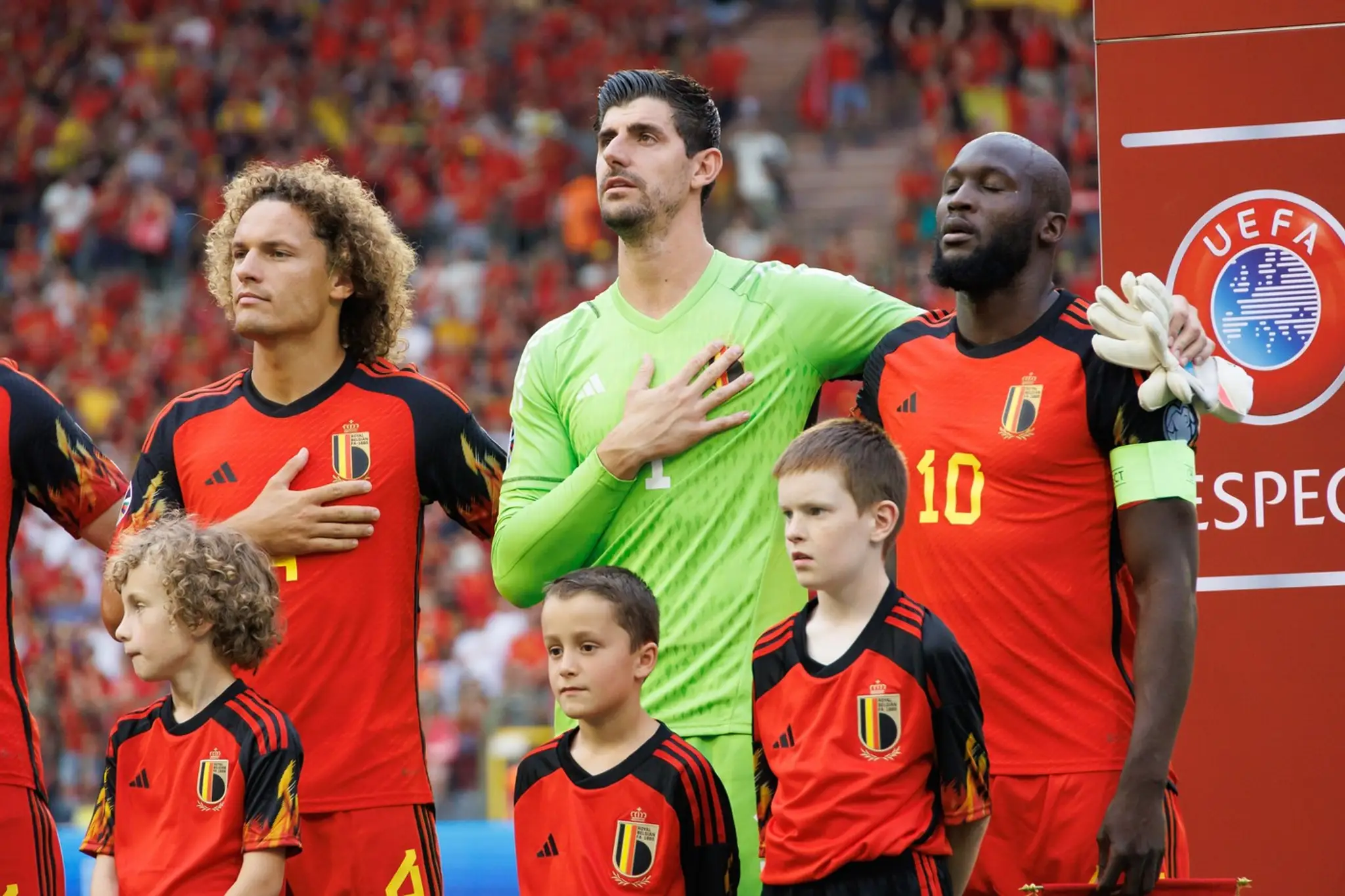 Thibaut Courtois (uprostred) sa v Nemecku nepredstaví.