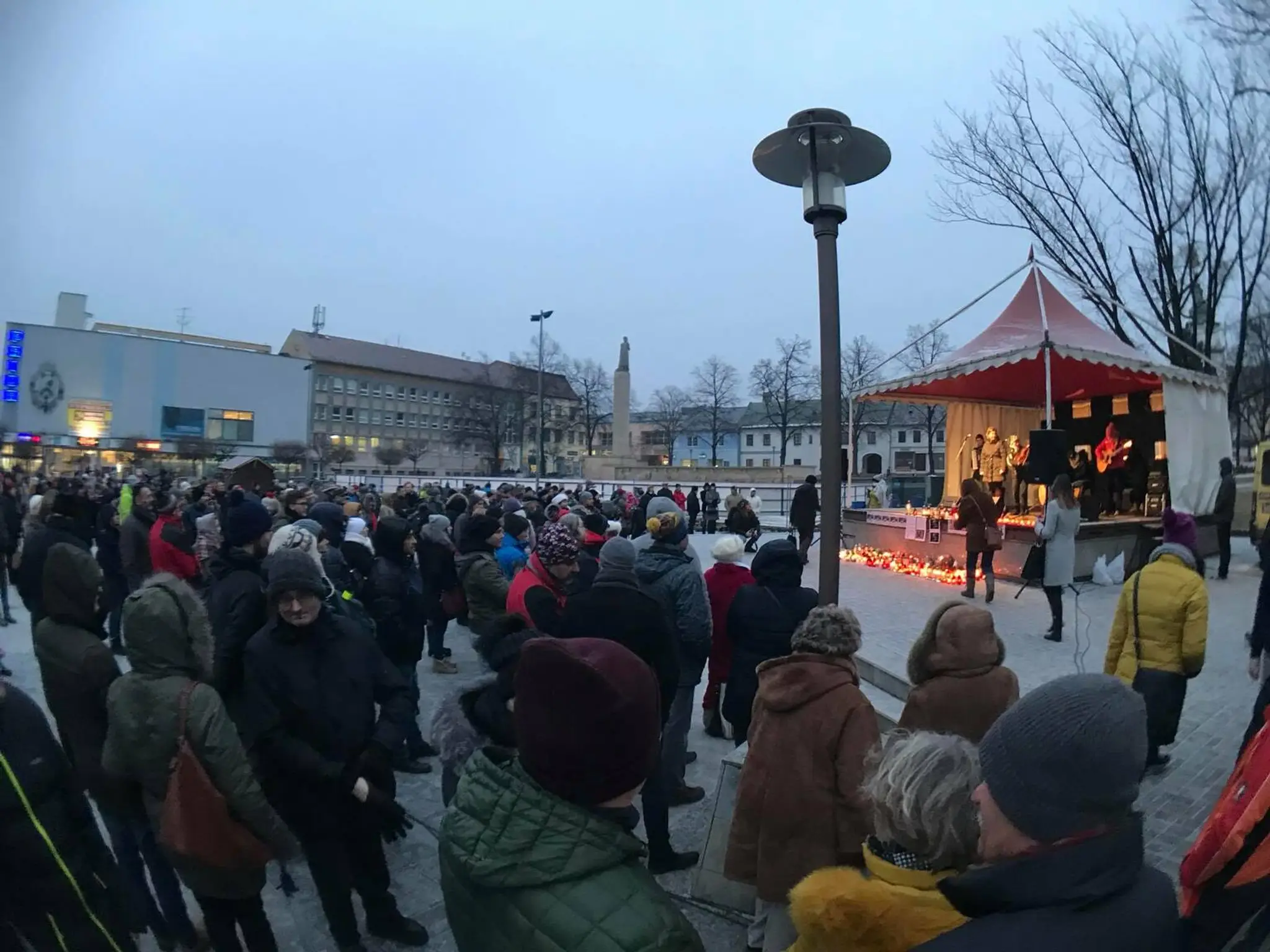 Spomienka na Jana Kuciaka a Martinu Kušnírovú v Prievidzi.