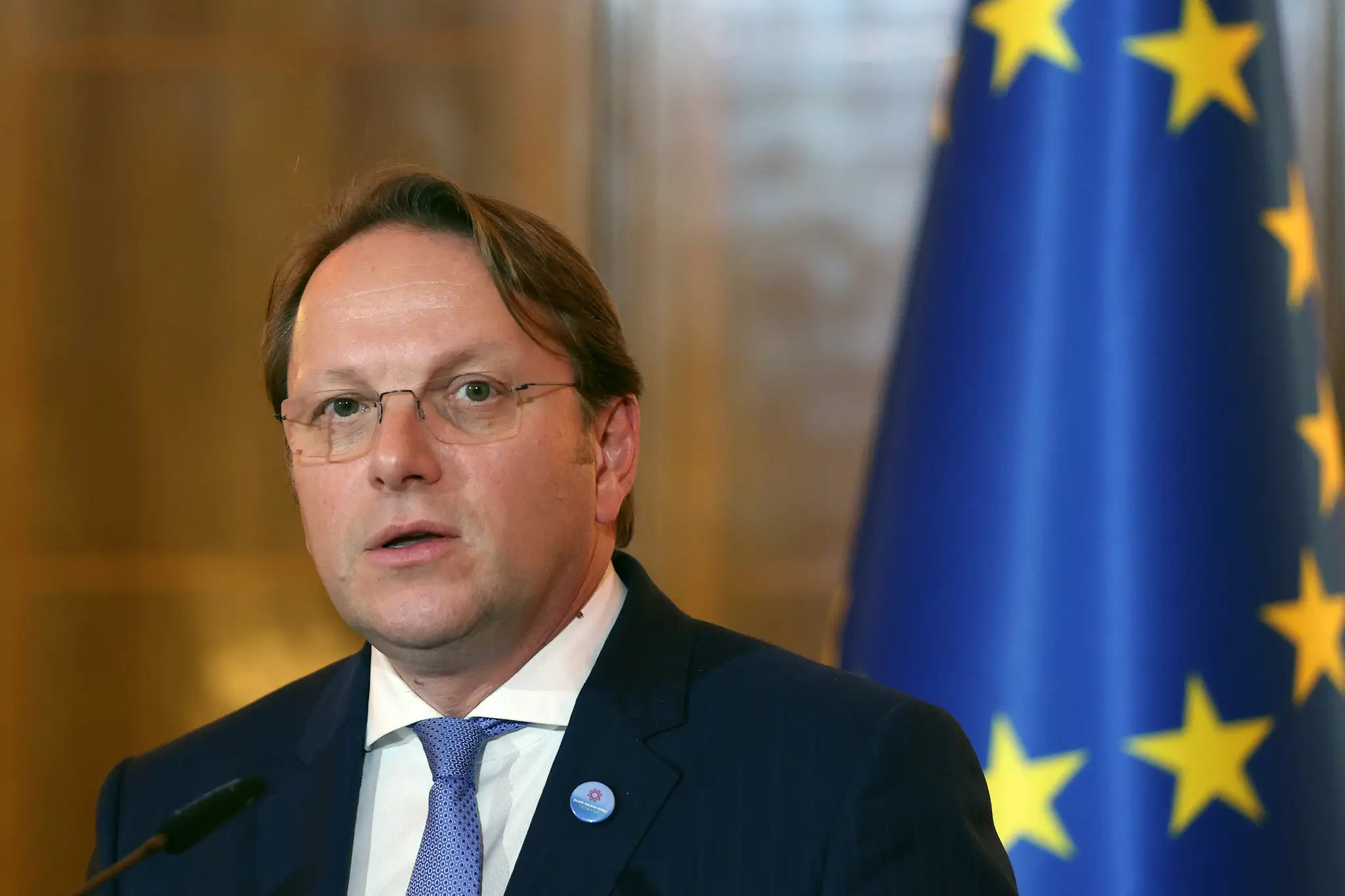 Oliver Várhelyi.