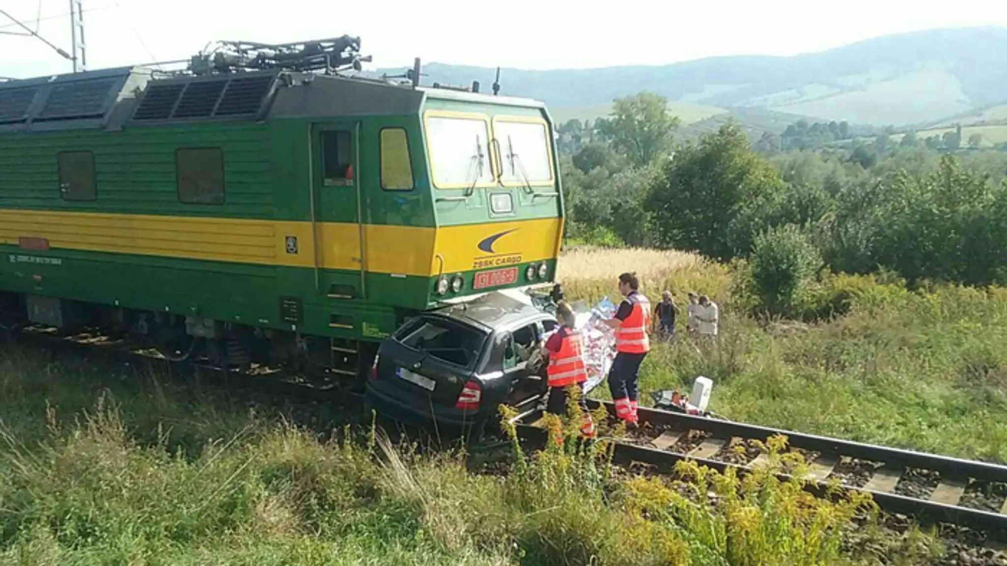 Čaká ho svadba, no nedokáže zapnúť ani košeľu. Toto bude pre Mira poriadna fuška