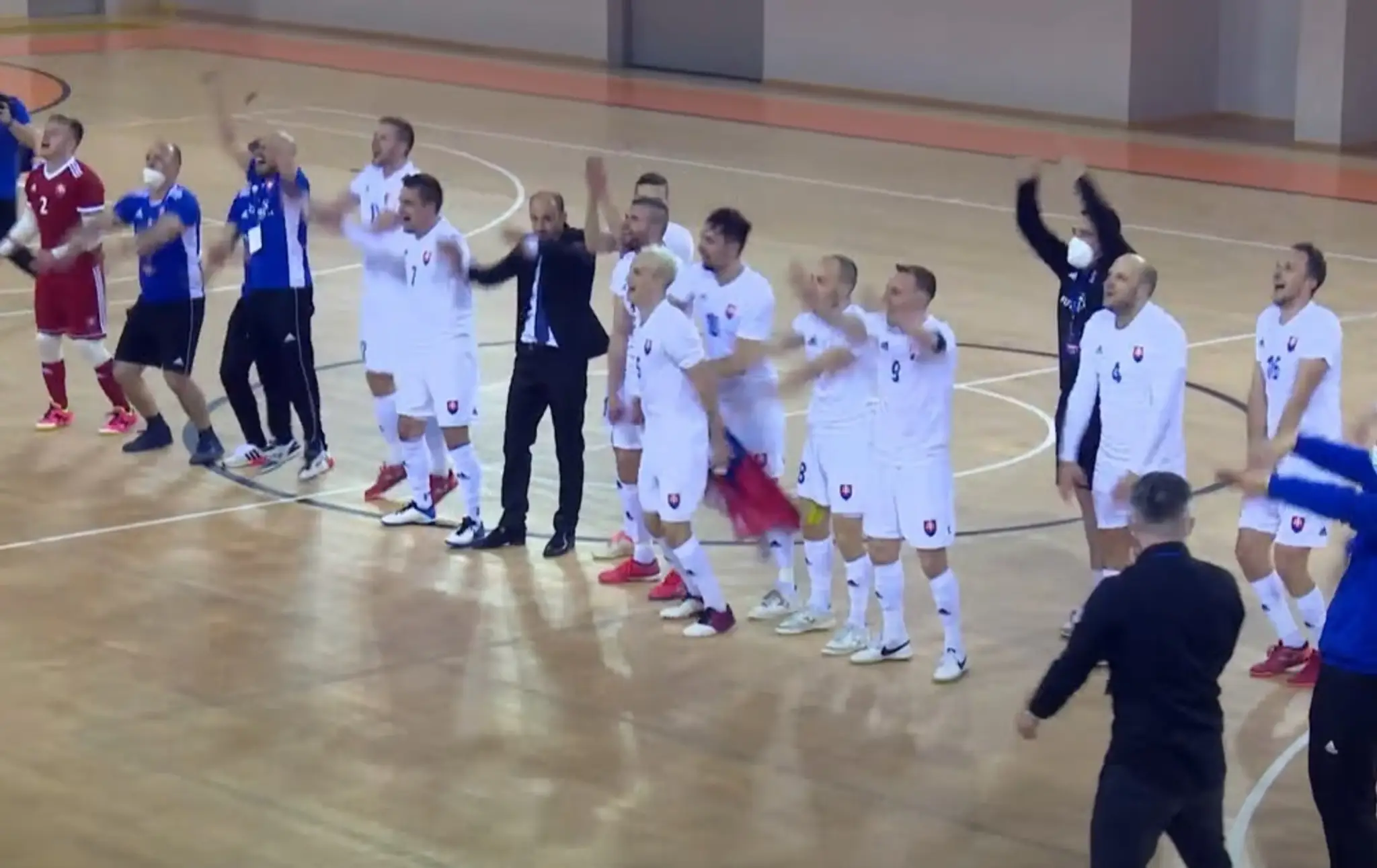 Slovenskí futsalisti sa radujú z postupu na ME 2022.