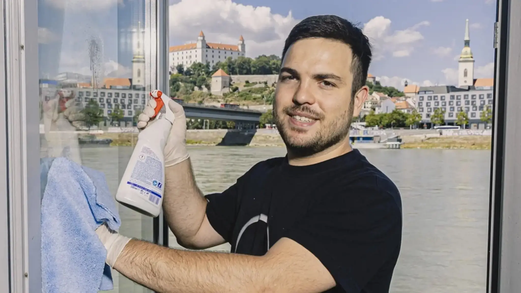 31-ročný Lukáš Priškin, majiteľ upratovacej firmy (2)