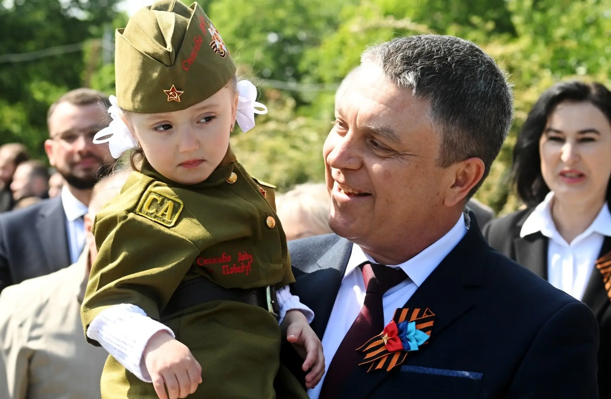 Proruský líder Luhanskej oblasti Leonid Pasečnik počas osláv Dňa víťazstva.