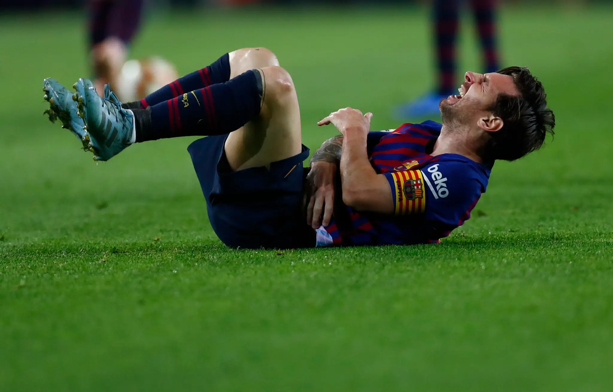Messi v bolestiach.