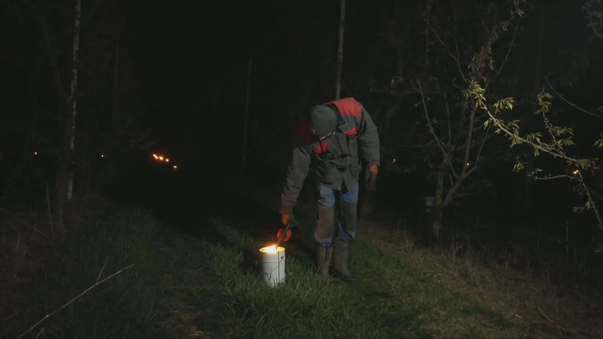 Ovocinári strávili noc vonku