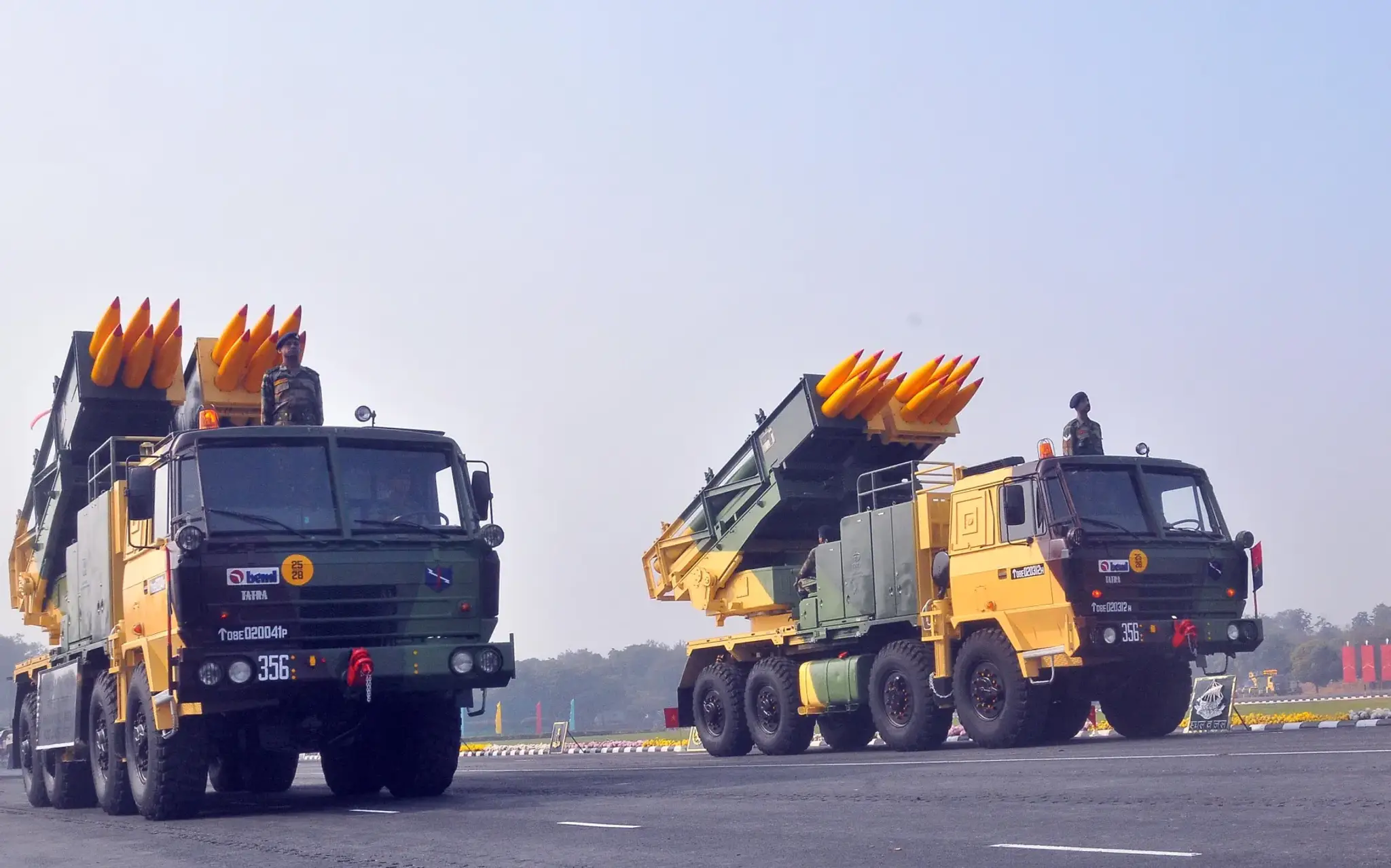 Tatra 815 ako nosič indického raketového systému Pinaka.