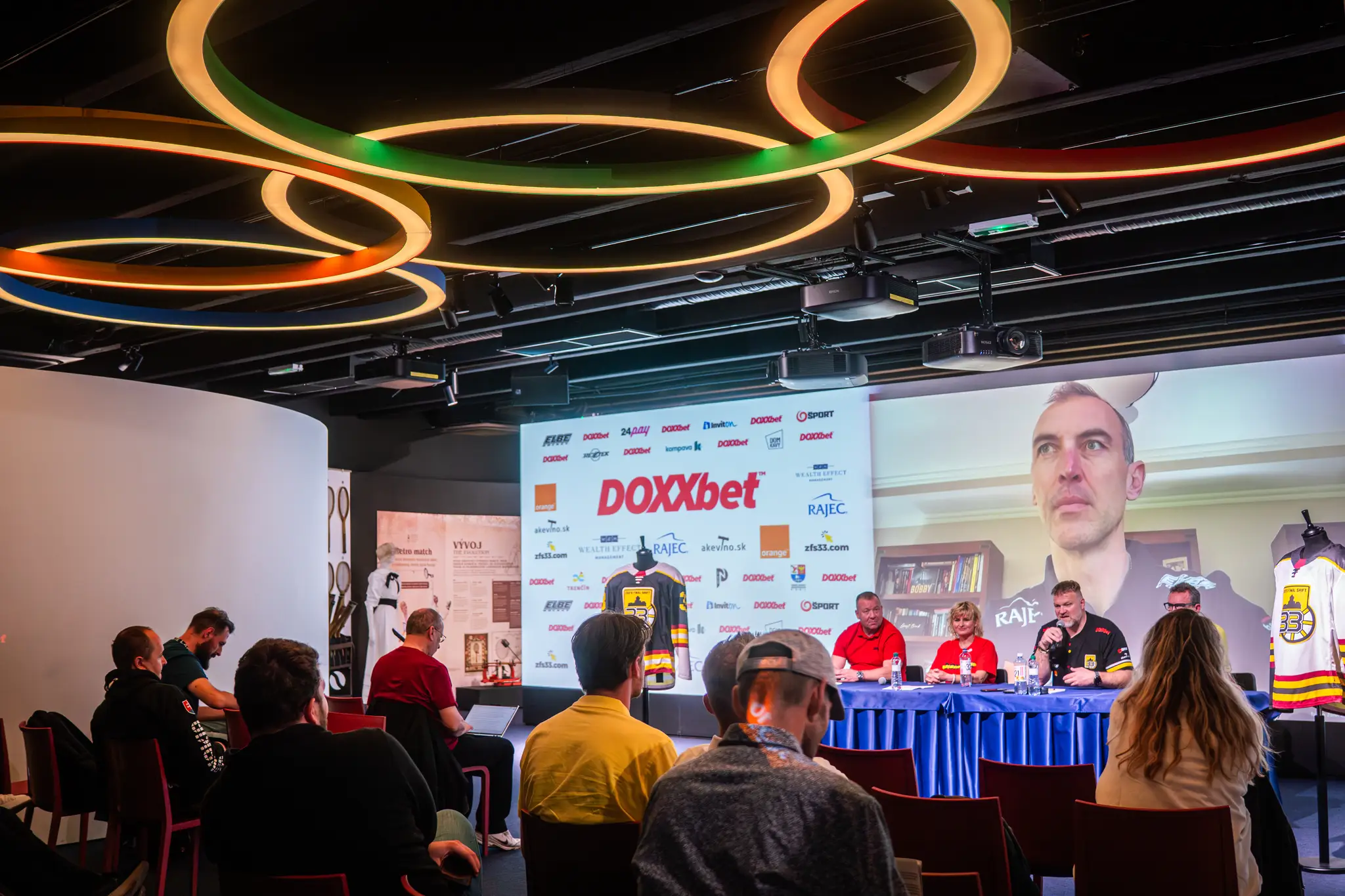 Chára mení dres a prináša hviezdnu exhibíciu do Trenčína