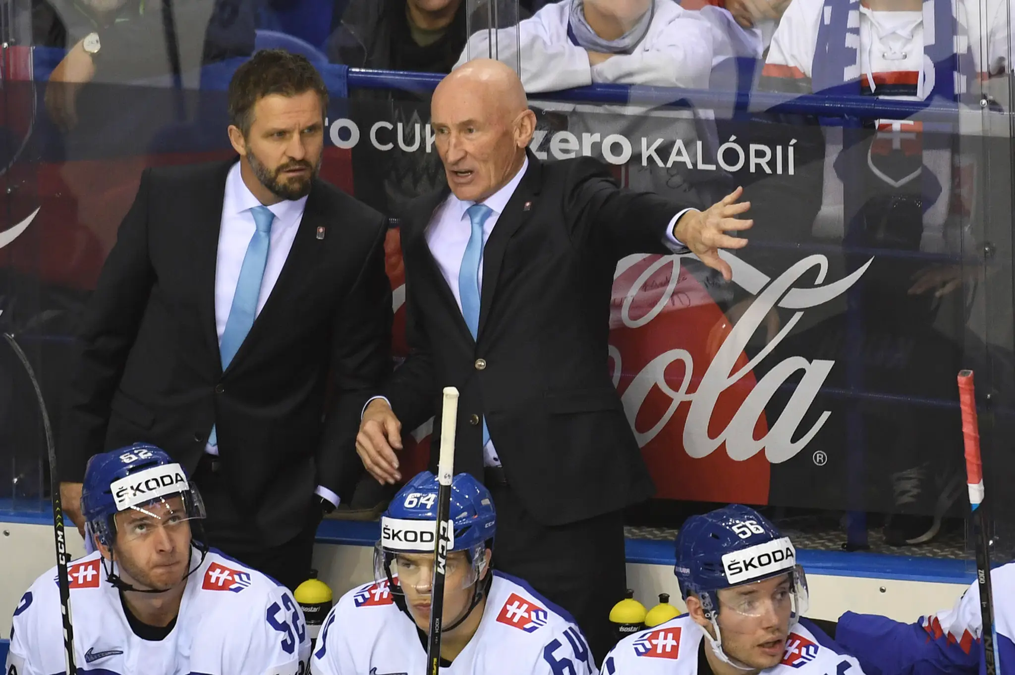 Radosť kanadských hráčov, vrátane autora víťazného gólu Marka Stonea, proti Slovensku na MS 2019.