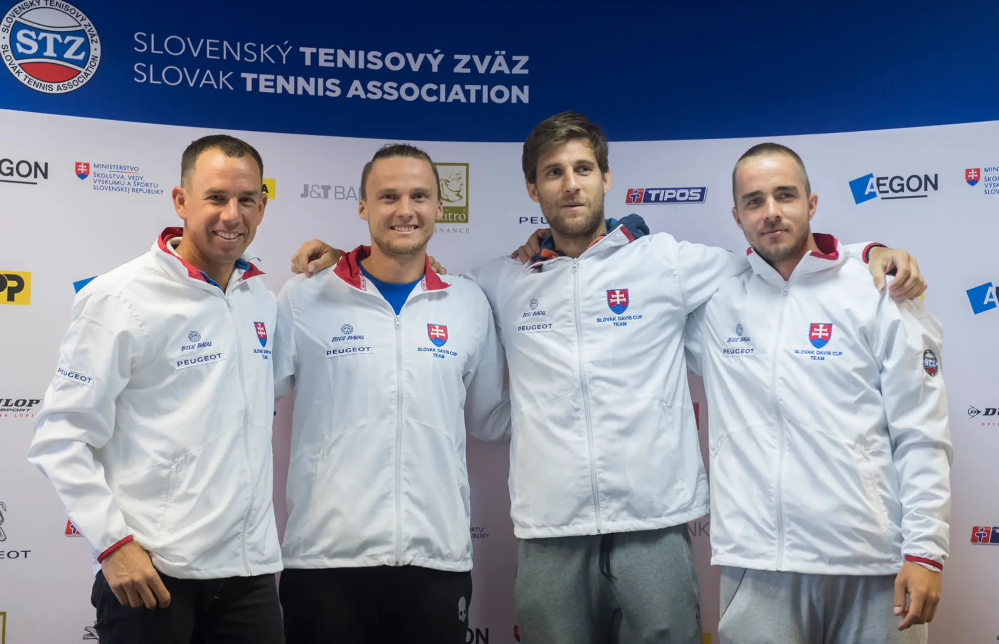 Na snímke zľava kapitán daviscupového tímu Dominik Hrbatý, Jozef Kovalík, Martin Kližan a Andrej Martin pred Davis Cupom s Bosno