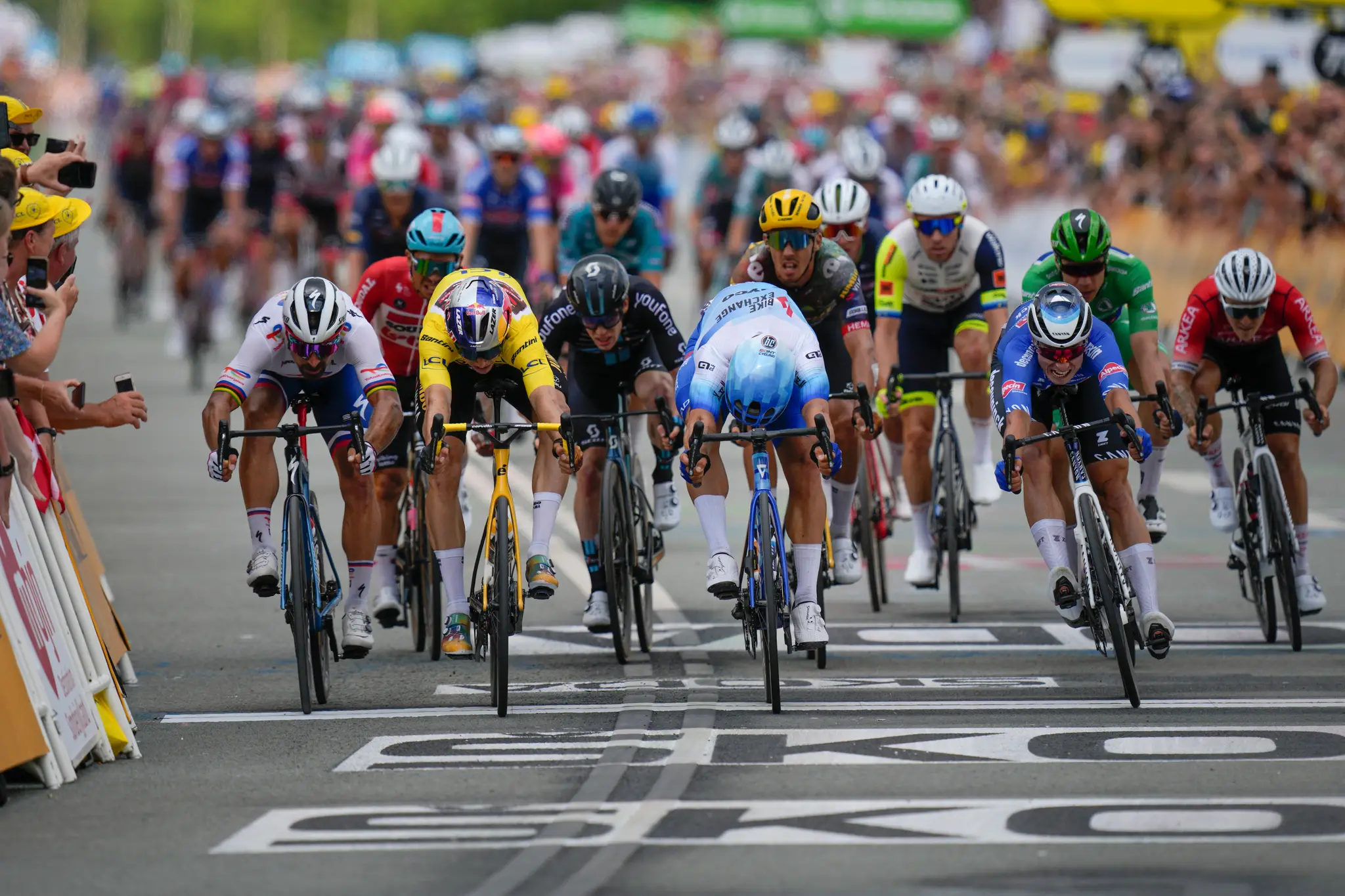 Záverečný špurt tretej etapy Tour de France.