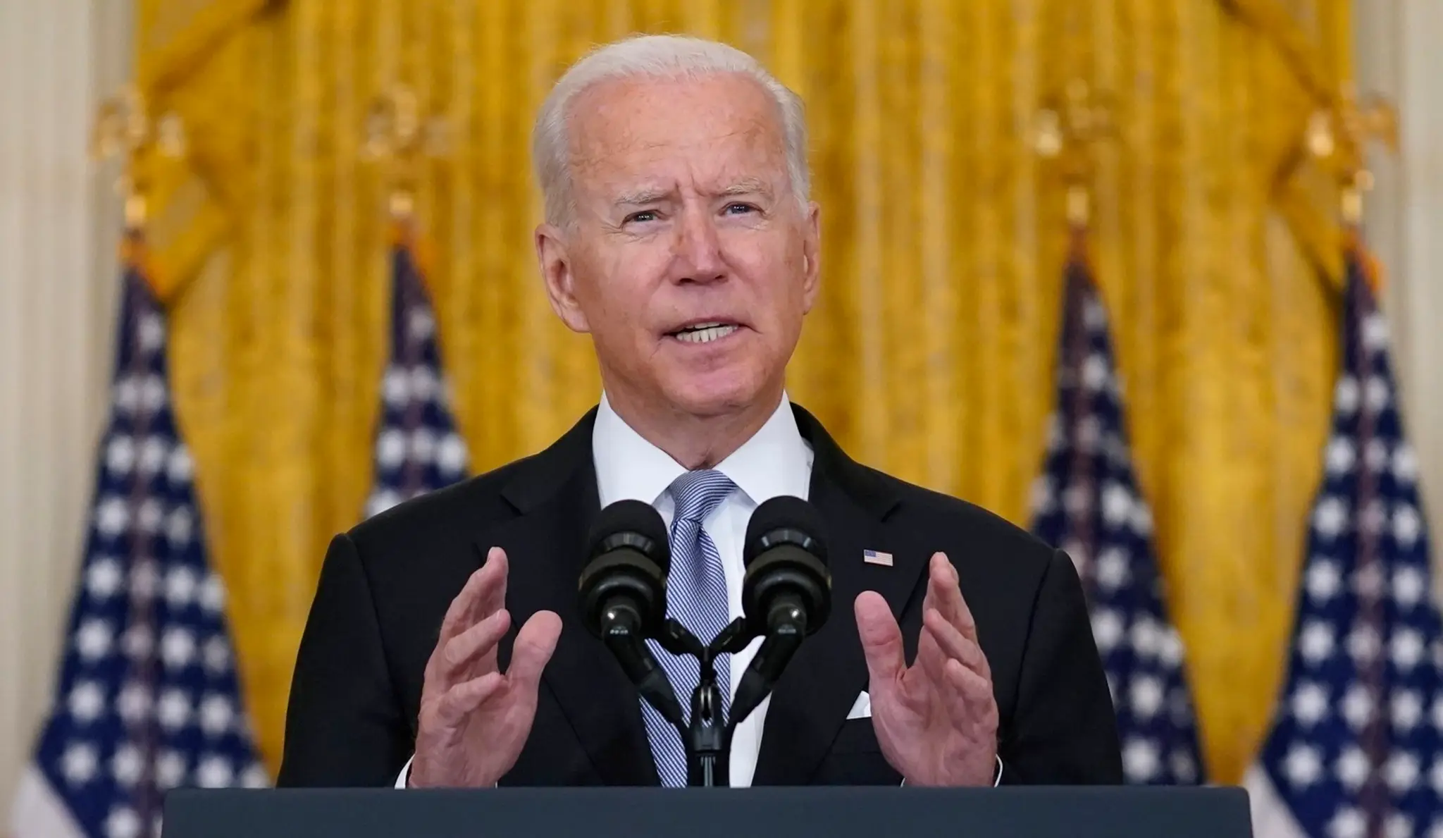 Americký prezident Joe Biden sa prihovára k národu z Bieleho domu vo Washingtone.