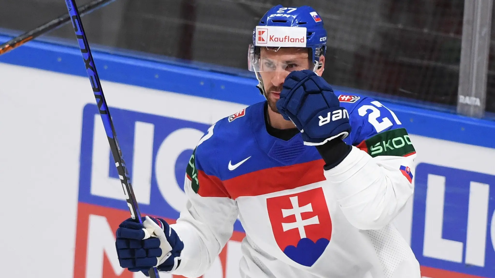 Marek Hrivík (Slovensko) sa teší z gólu na 1:0 v zápase s Nórskom na MS 2023. (cropped)