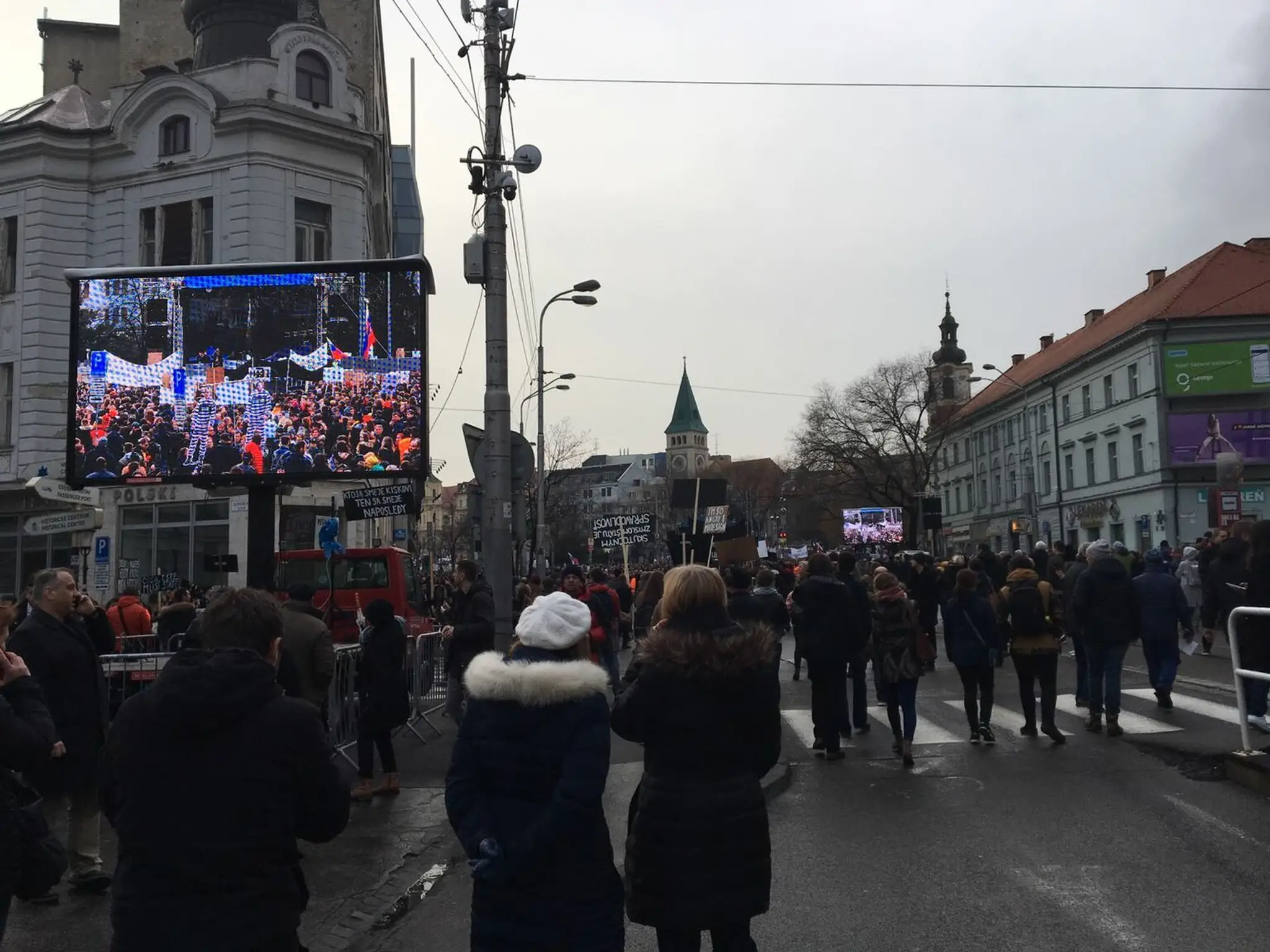 Na bratislavskom proteste Za slušné Slovensko. 