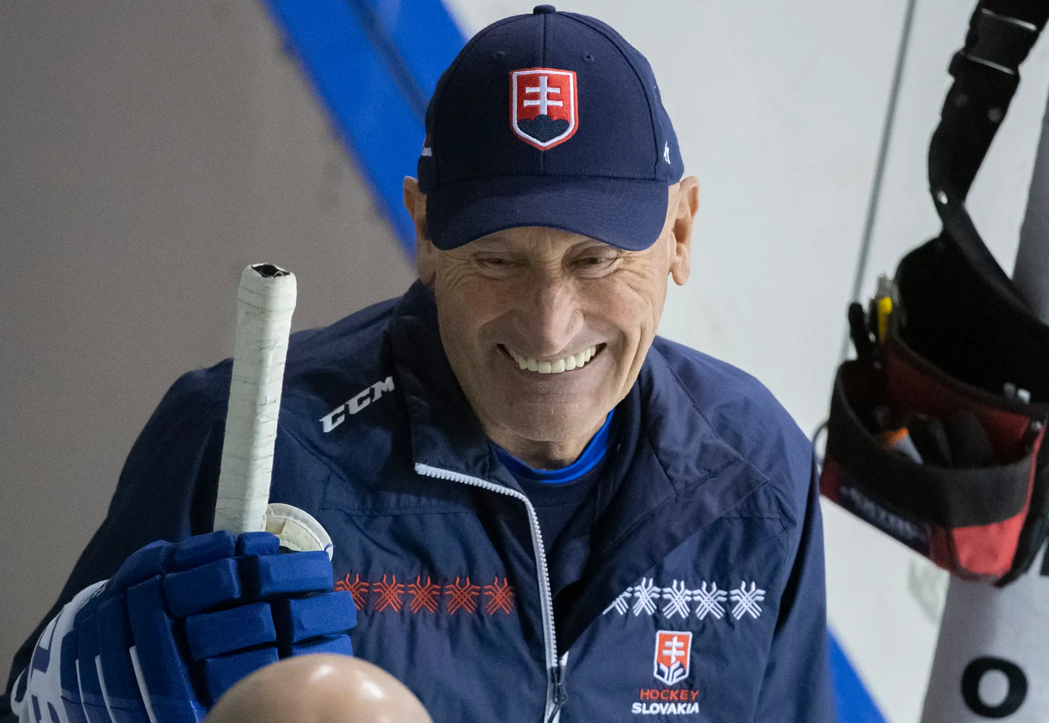Tréner Craig Ramsay počas tréningu slovenskej hokejovej reprezentácie v Bratislave na Veľkonočný pondelok.