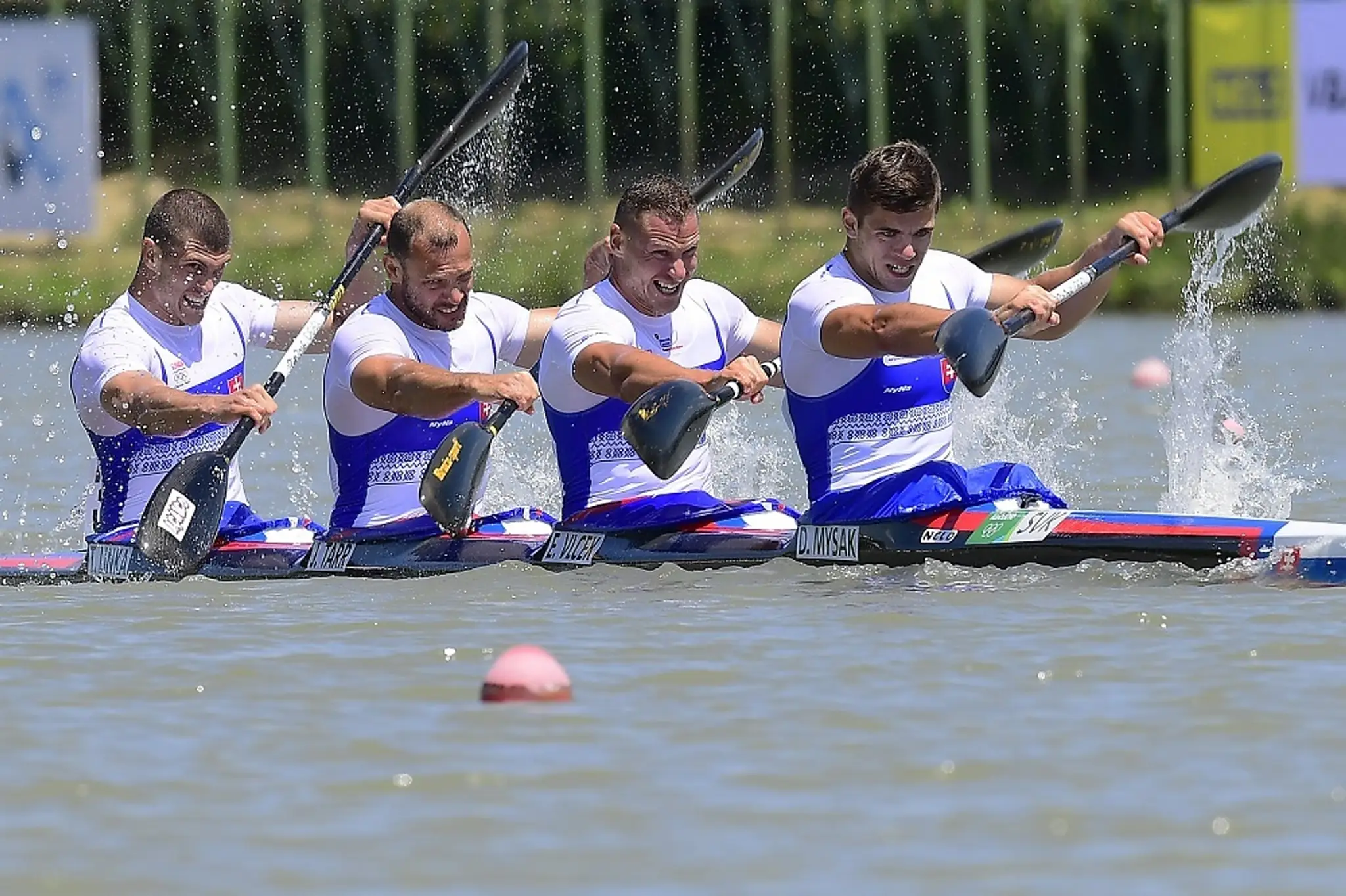 Slovenský štvorkajak v zložení Denis Myšák, Erik Vlček, Juraj Tarr, Tibor Linka.