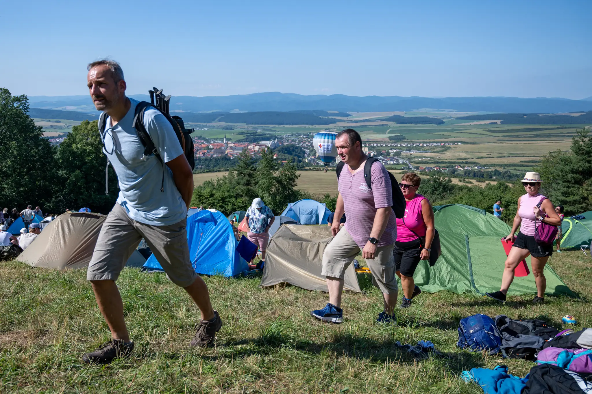 Na snímke veriaci kráčajú počas slávnostnej odpustovej svätej omše, ktorá je súčasťou Levočskej púte.
