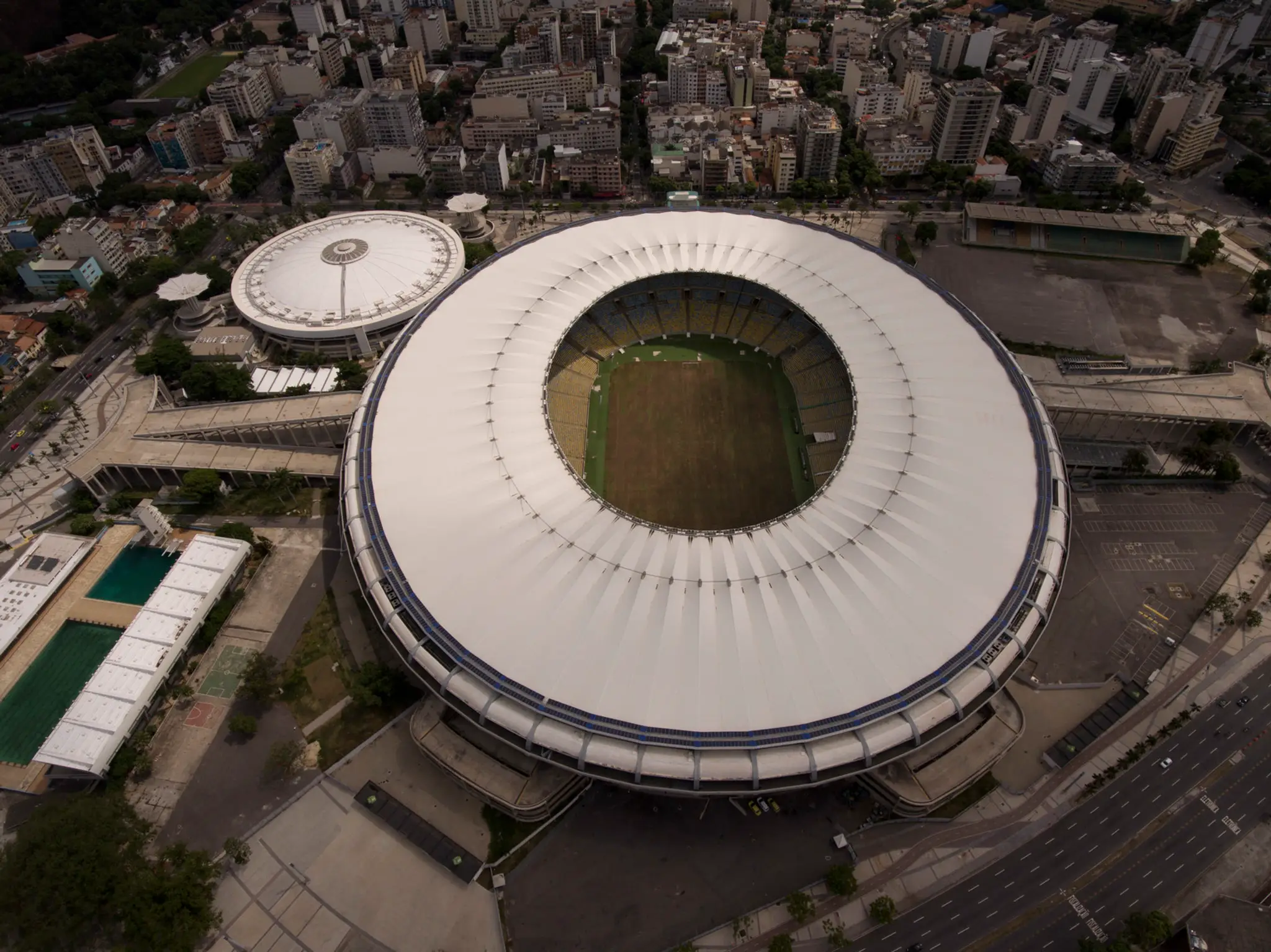 Na snímke letecký pohľad na futbalový štadión Maracana v brazílskom Riu de Janeiro.