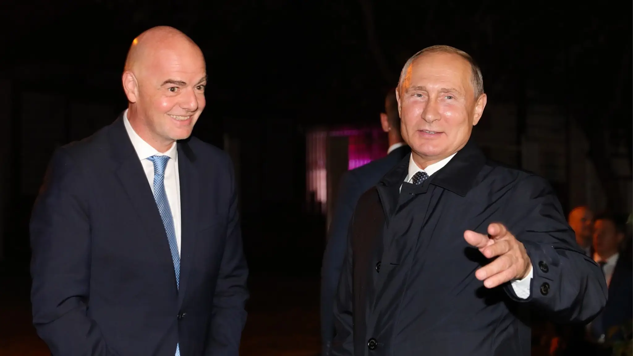 Gianni Infantino (vľavo) a Vladimir Putin