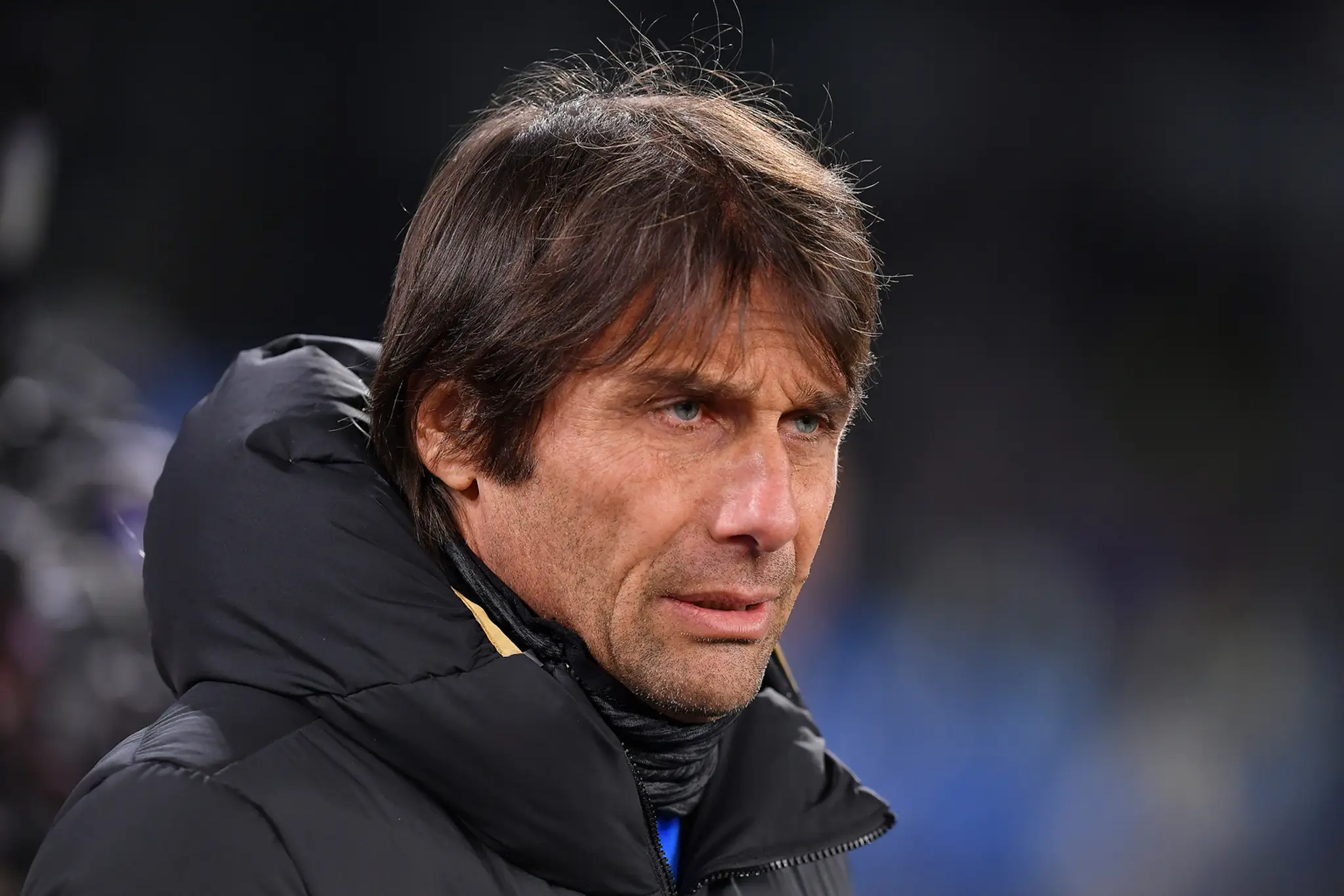 Kouč Interu Miláno Antonio Conte v dueli na pôde Neapola.
