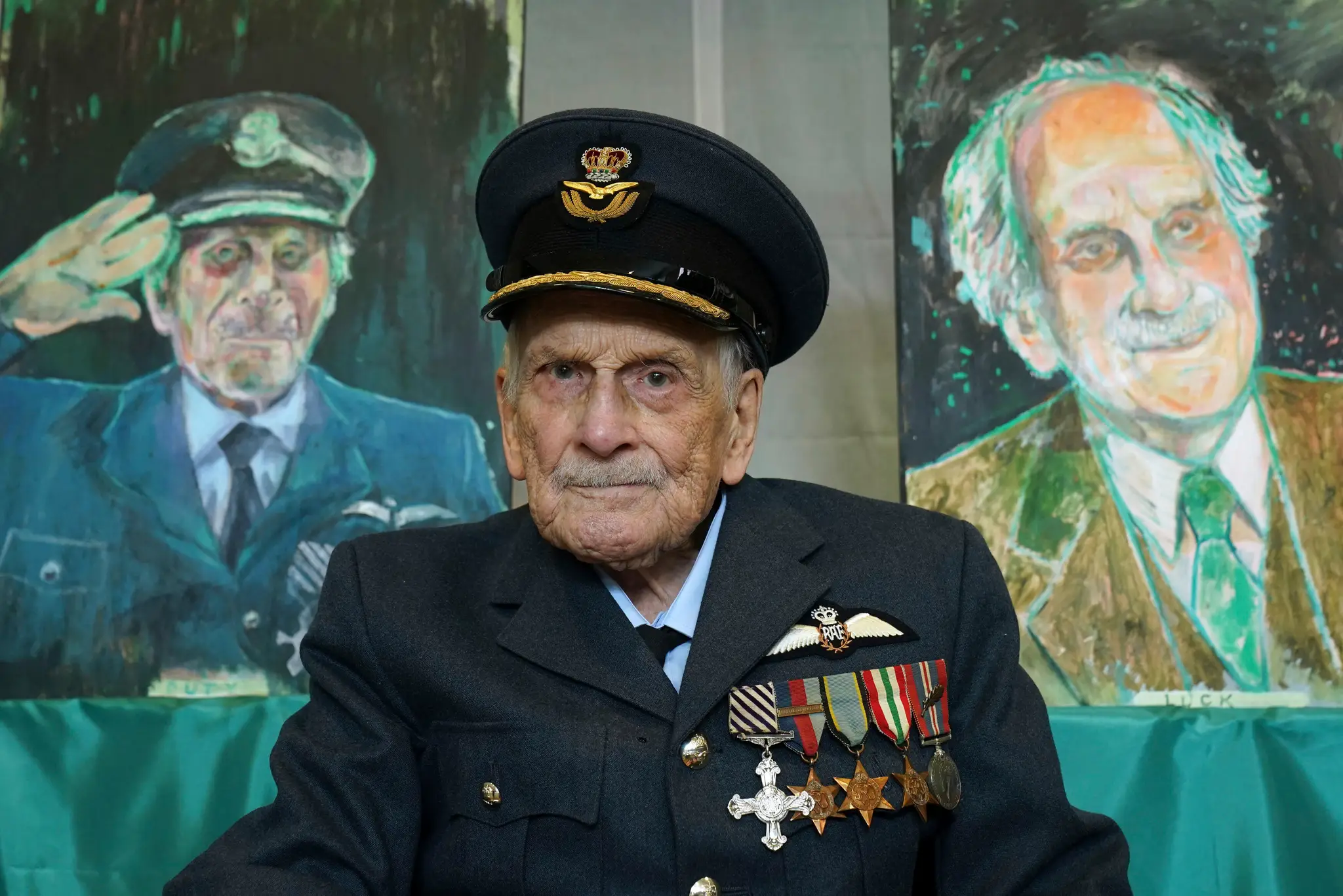 John Hemingway, posledný žijúci pilot z bitky o Britániu v roku 1940, zomrel v pondelok vo veku 105 rokov.