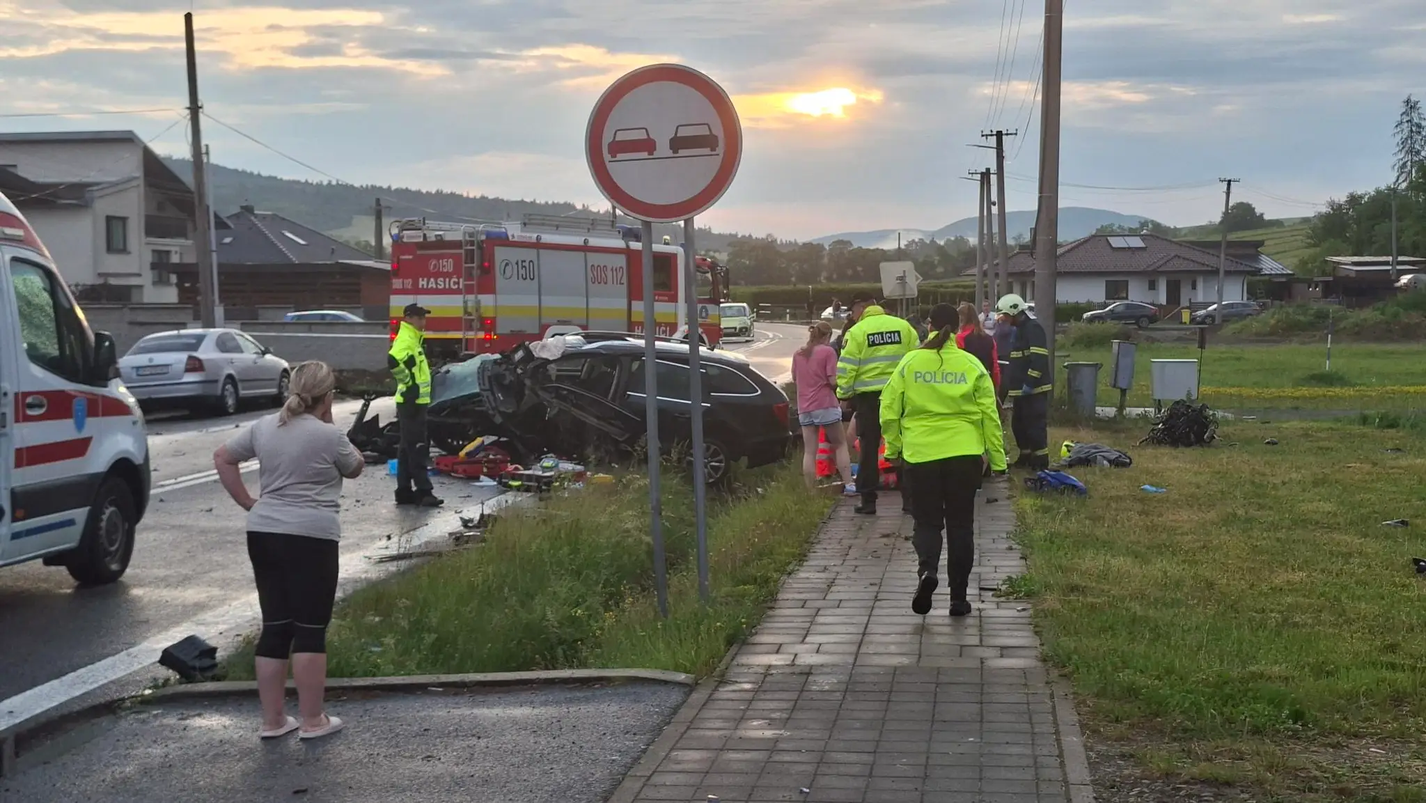 Polícia na mieste nehody.