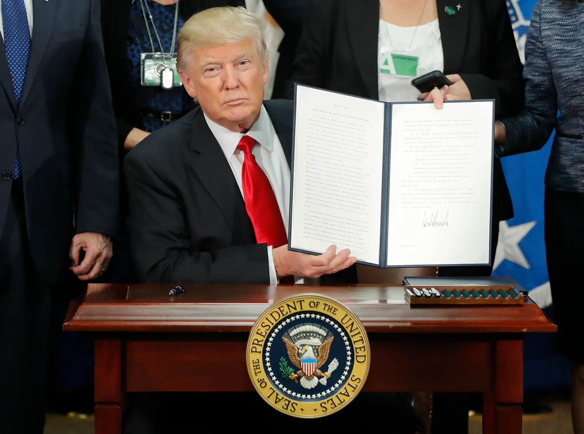 Prezident Donald Trump podpísal dva výnosy týkajúce sa výstavby bezpečnostného múru.