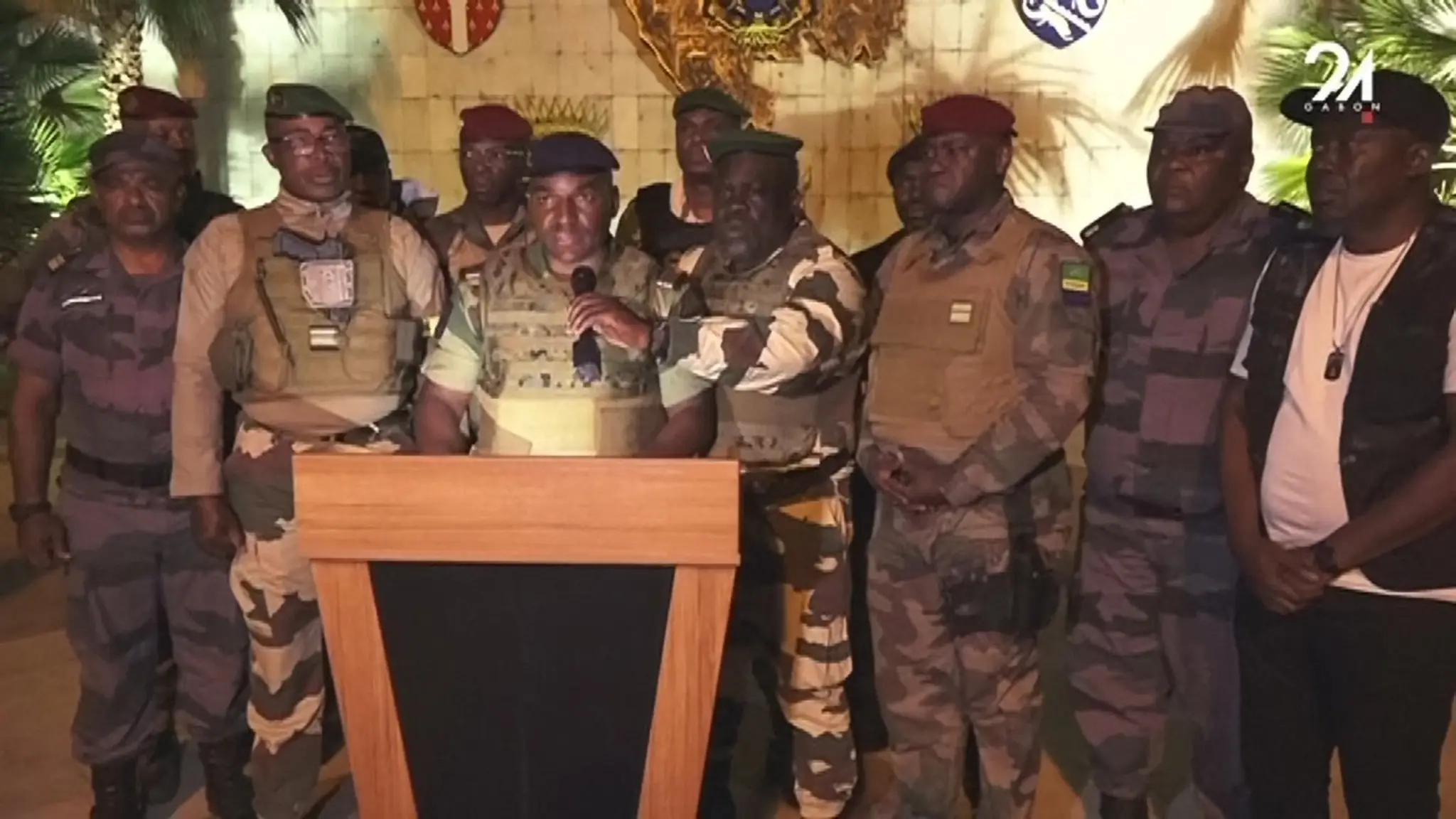 Vojaci v západoafrickom Gabone vystúpili v stredu v miestnej televízii a ohlásili prevzatie moci.