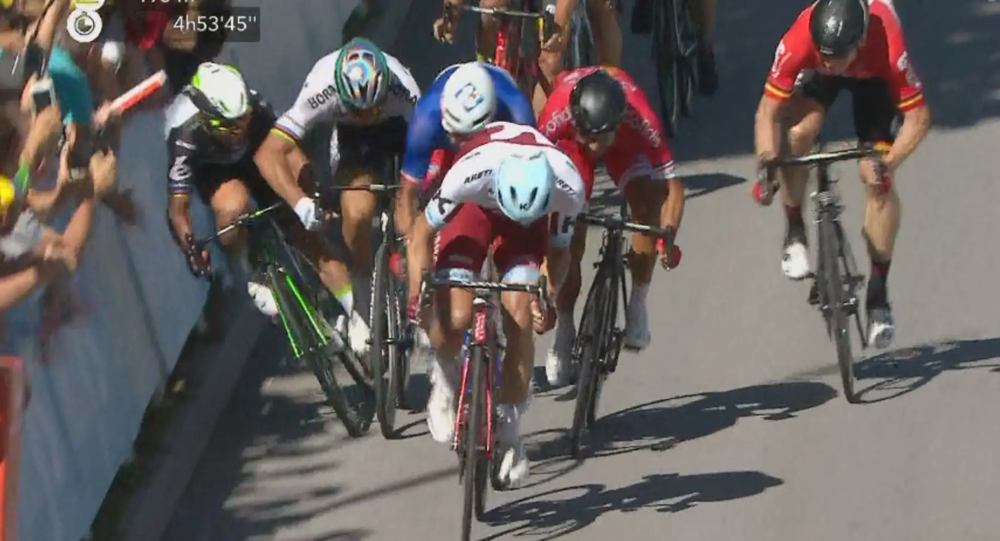 Peter Sagan sa dostal do kolízie s Markom Cavendishom.