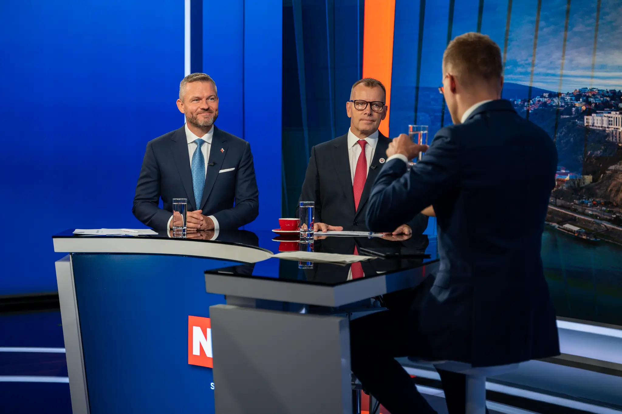 Hosťami prvého Na telo po letnej prestávke boli Peter Pellegrini (Hlas) a Boris Kollár (Sme rodina)