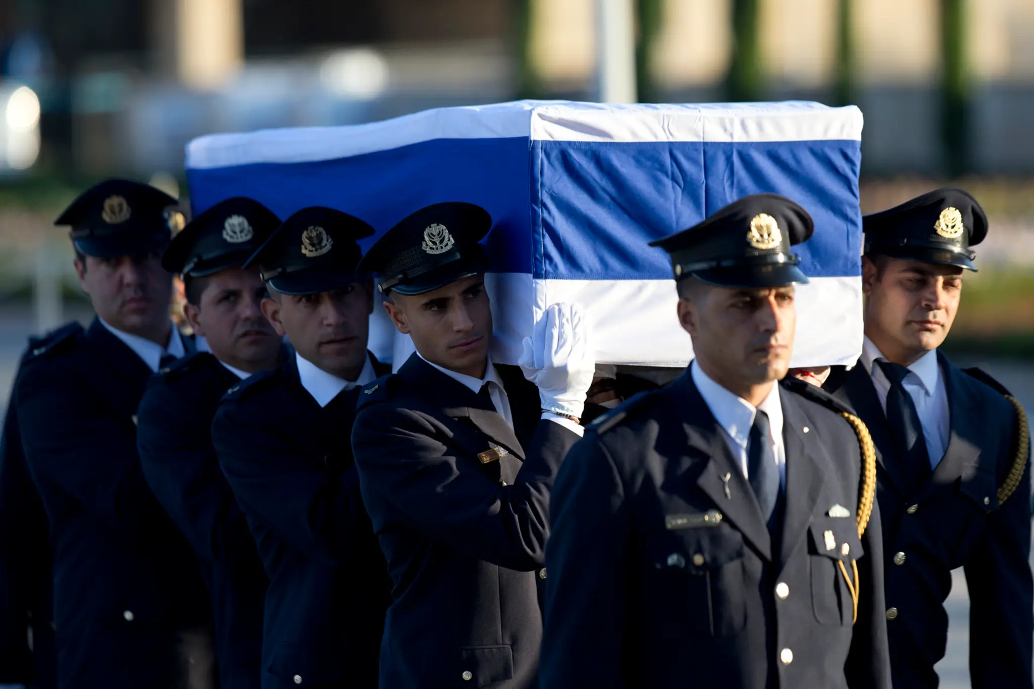 Izrael sa lúči so Šimonom Peresom, rakvu vystavili v Knesete