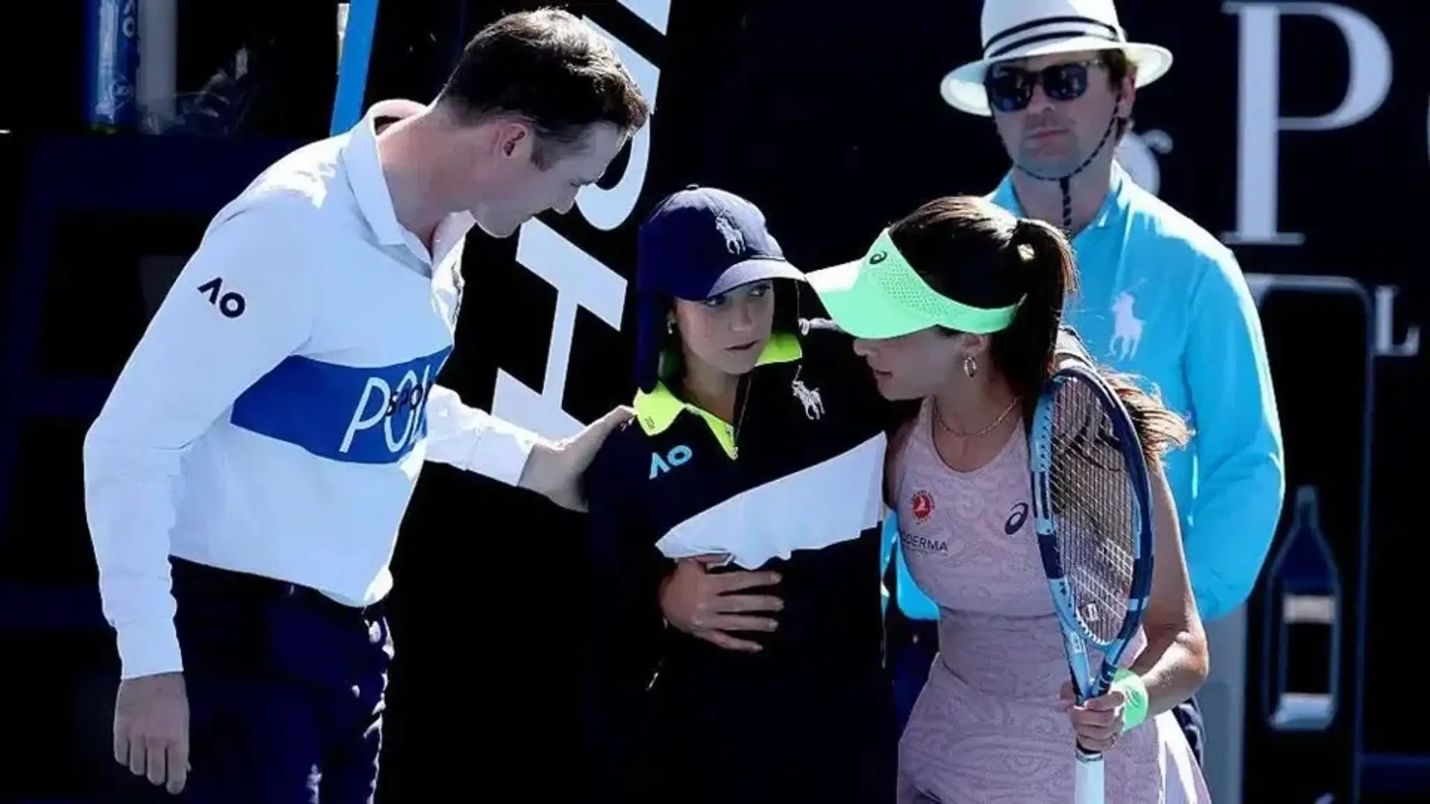 Podávačka loptičiek na Australian Open skolabovala