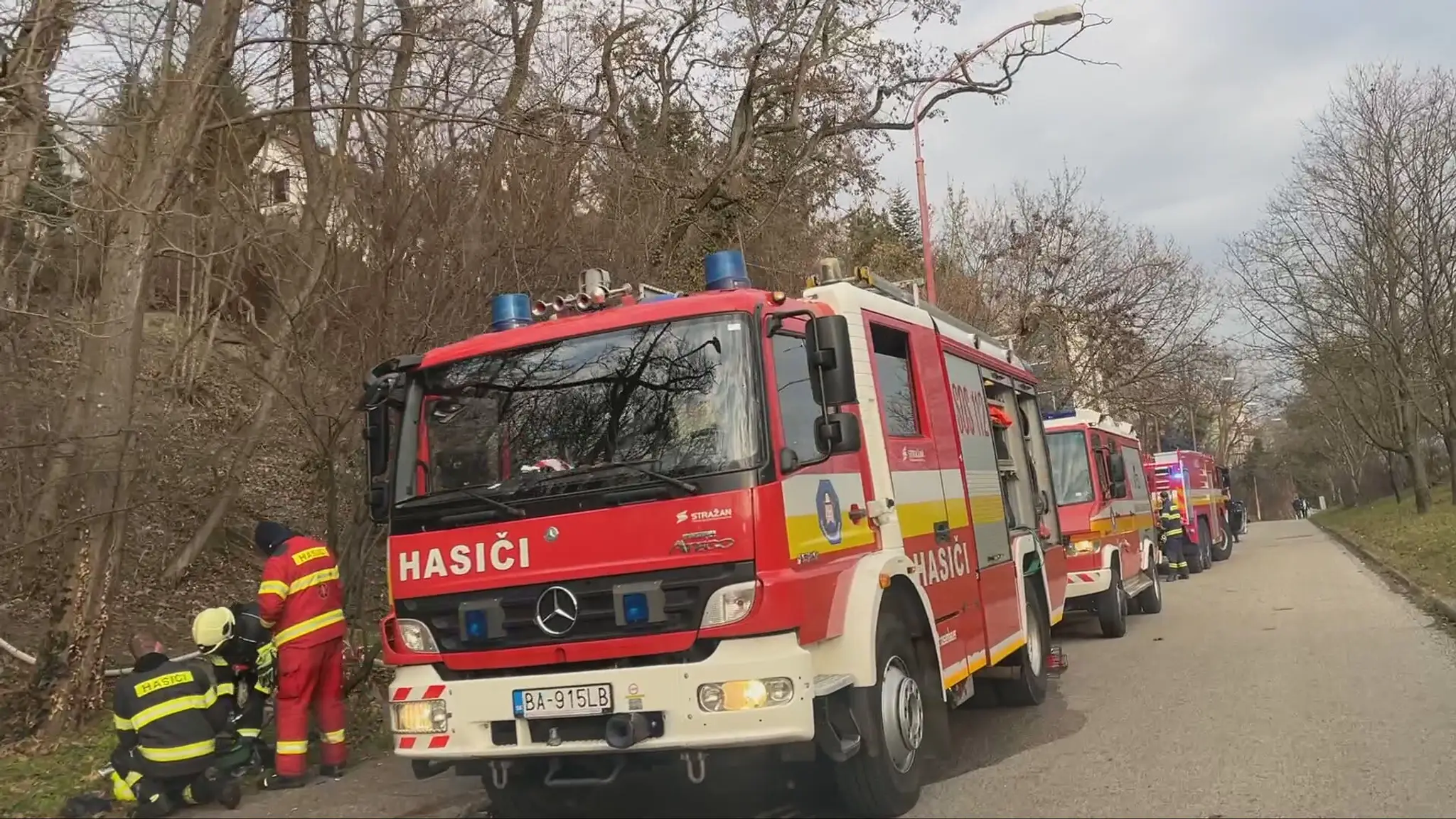 Hasiči zasahujú na Kramároch