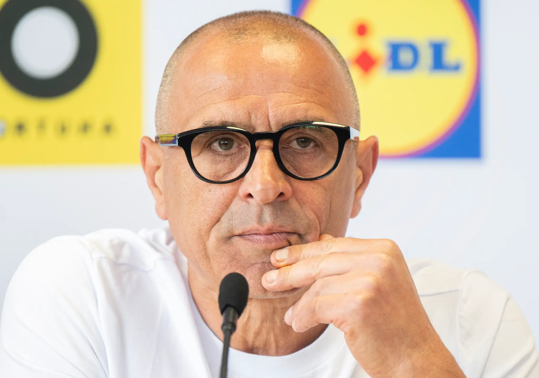 Na snímke tréner Slovenskej futbalovej reprezentácie Francesco Calzona počas tlačovej konferencie.