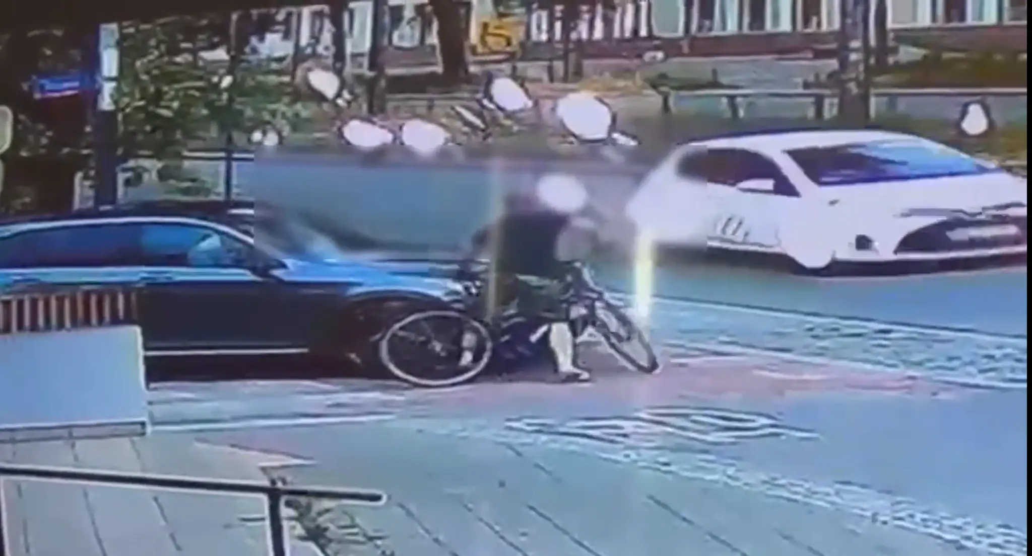 Vodič zrazil cyklistu v Poľsku
