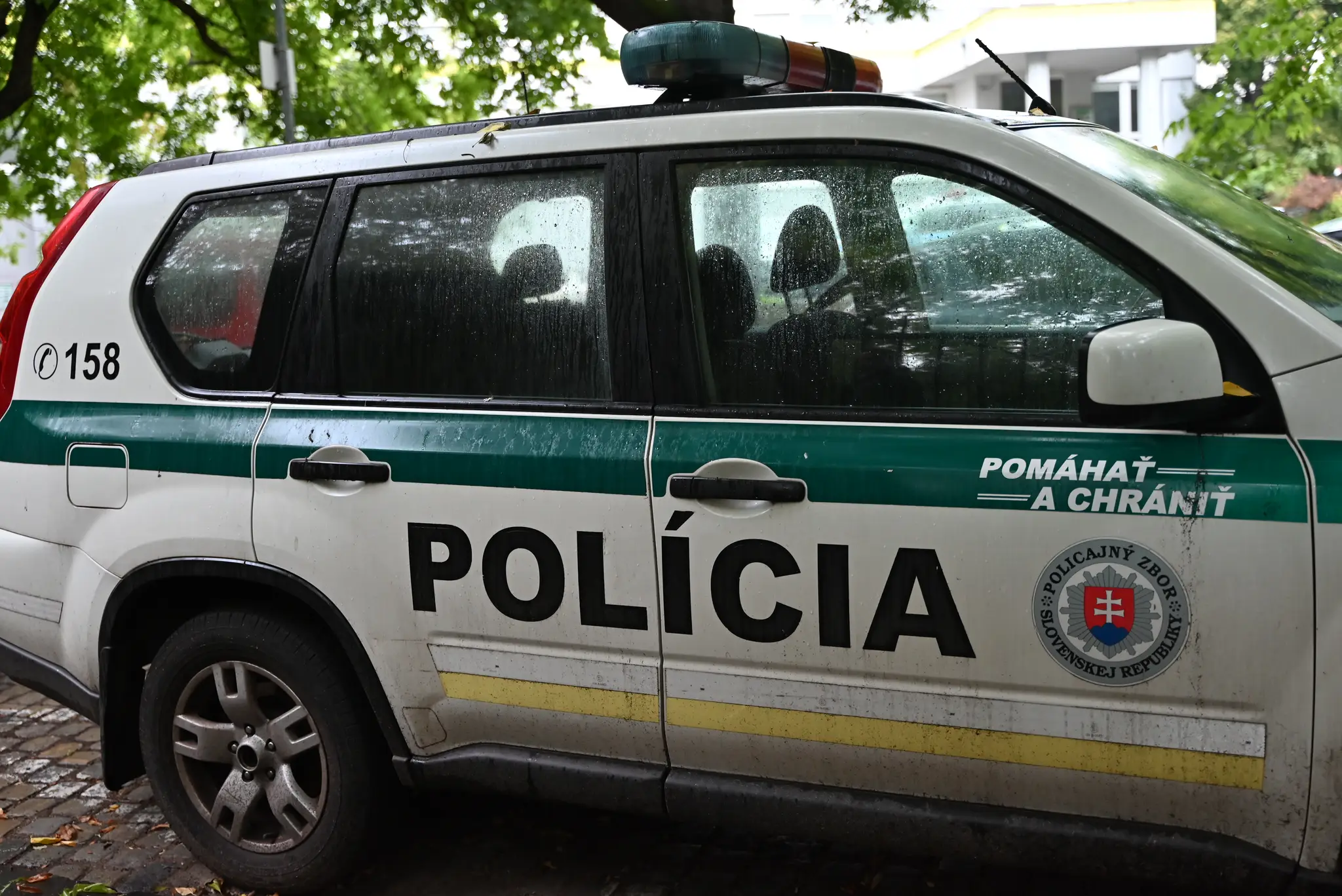 Polícia, policajné auto. Ilustračná snímka