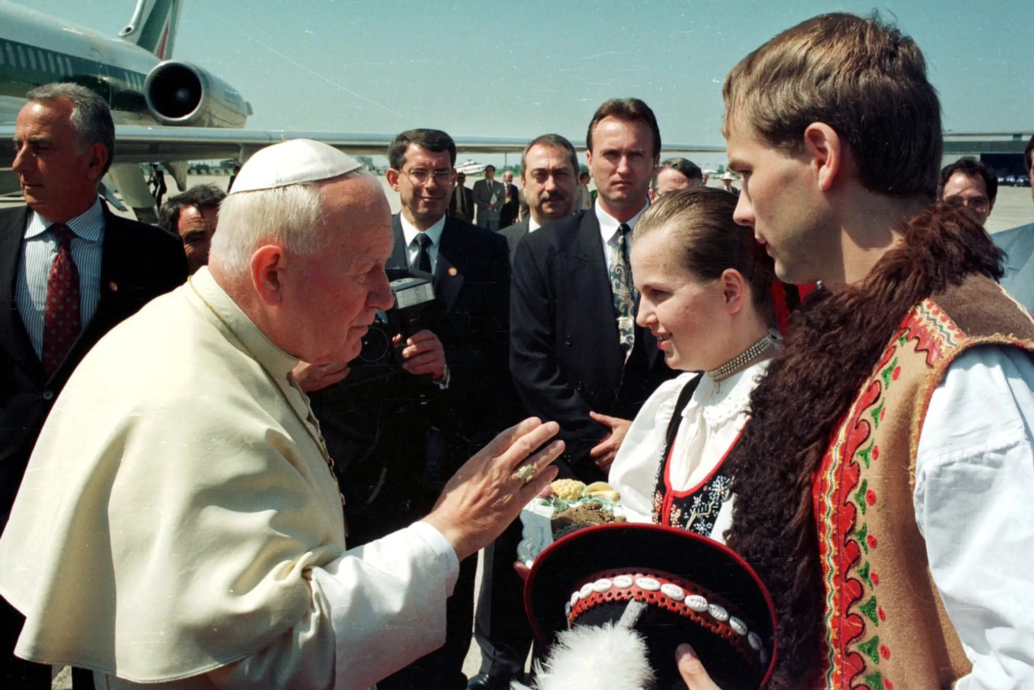 Privítanie pápeža Jána Pavla II. v Bratislave (30. júna 1995). 