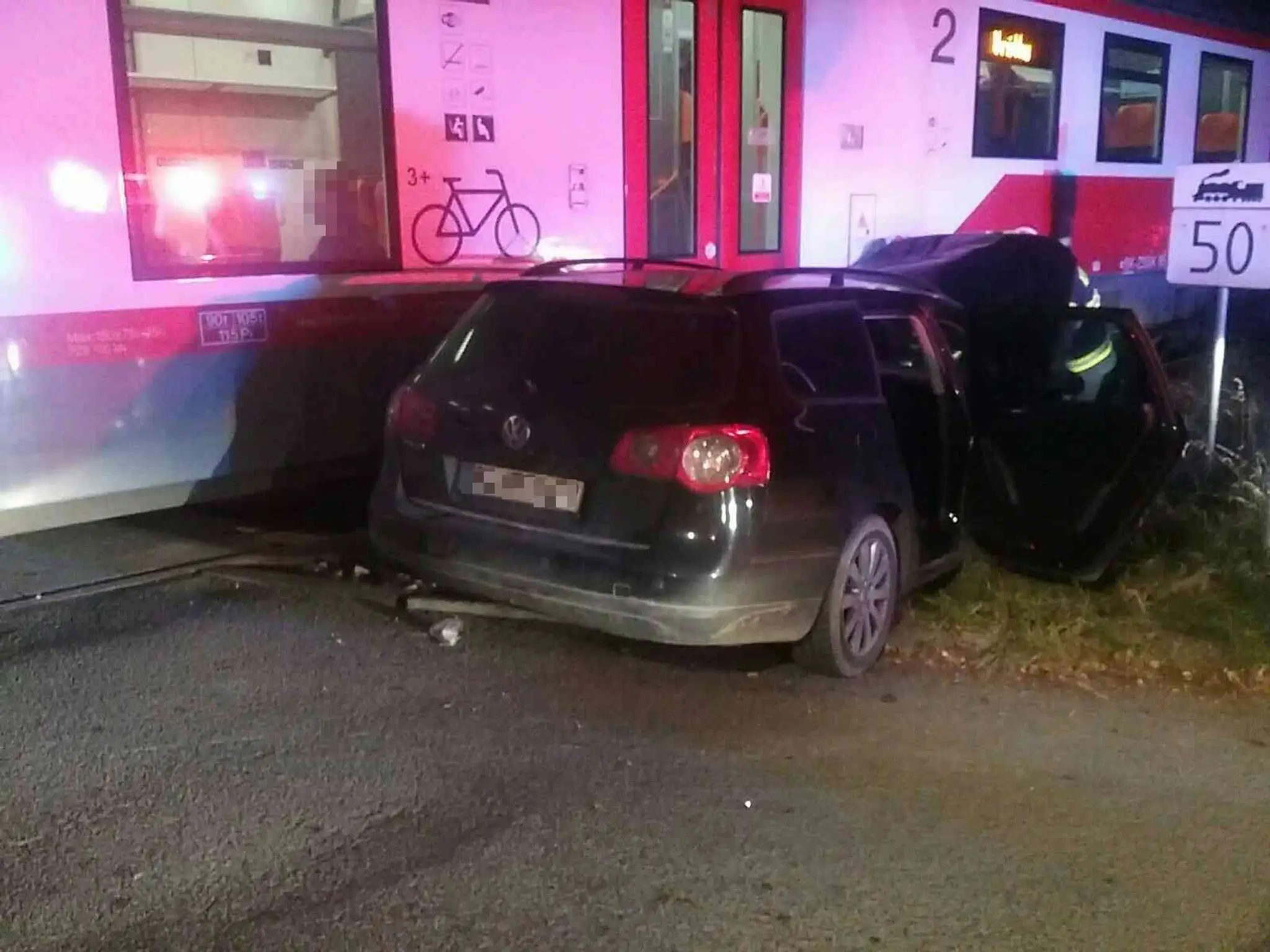 V Prievidzi sa zrazilo auto s vlakom
