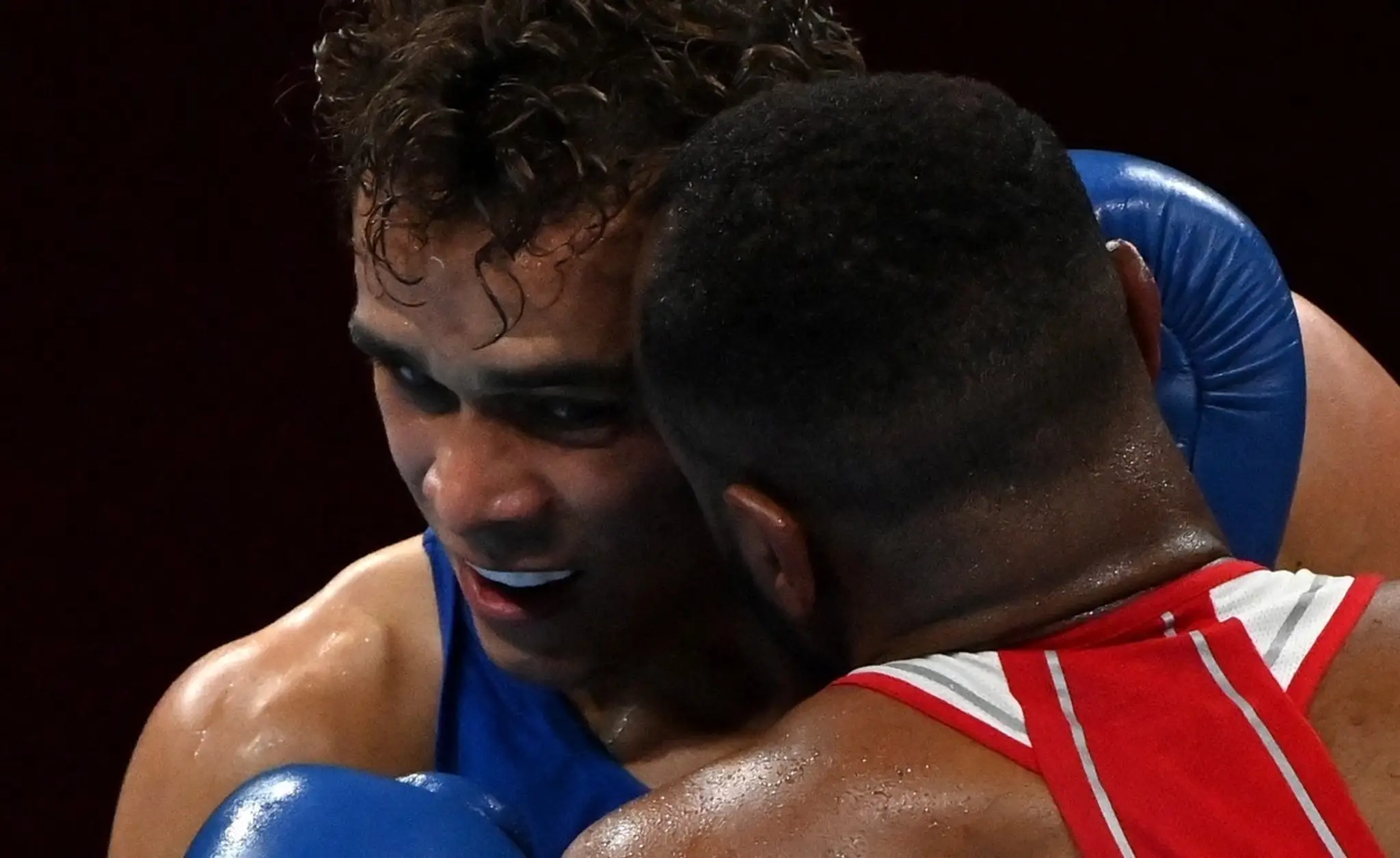 Marocký boxer Youness Baalla sa na OH v Tokiu zviditeľnil nešportovým správaním.