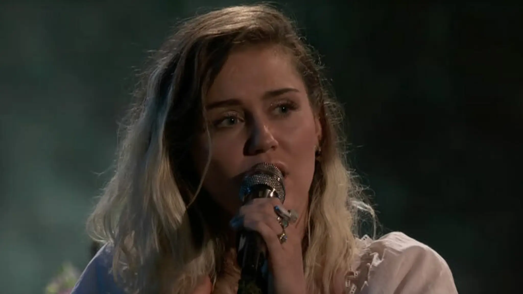 Miley Cyrus venovala vystúpenie Ariane a obetiam útoku v Manchestri