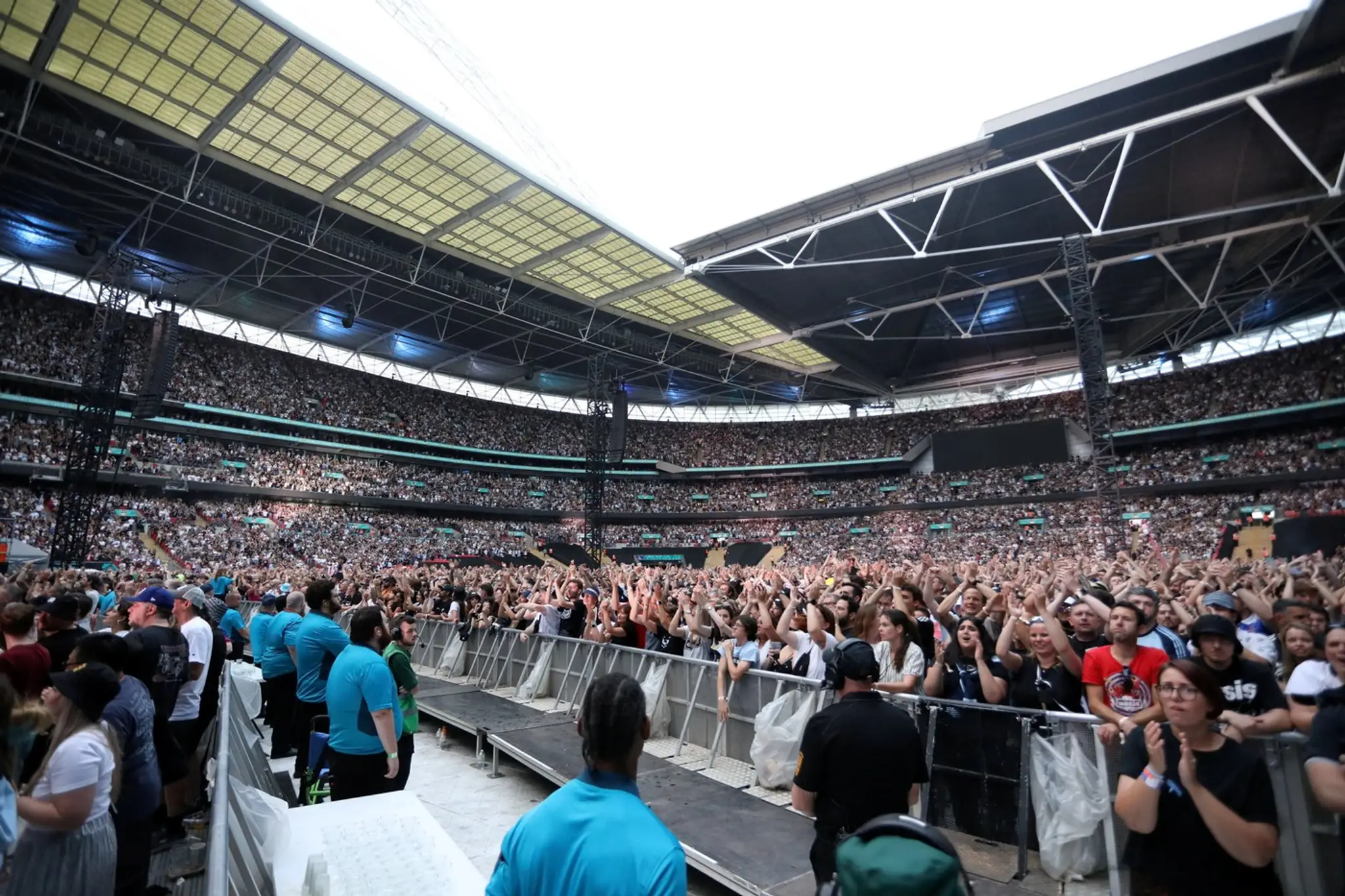 Koncert kapely Oasis