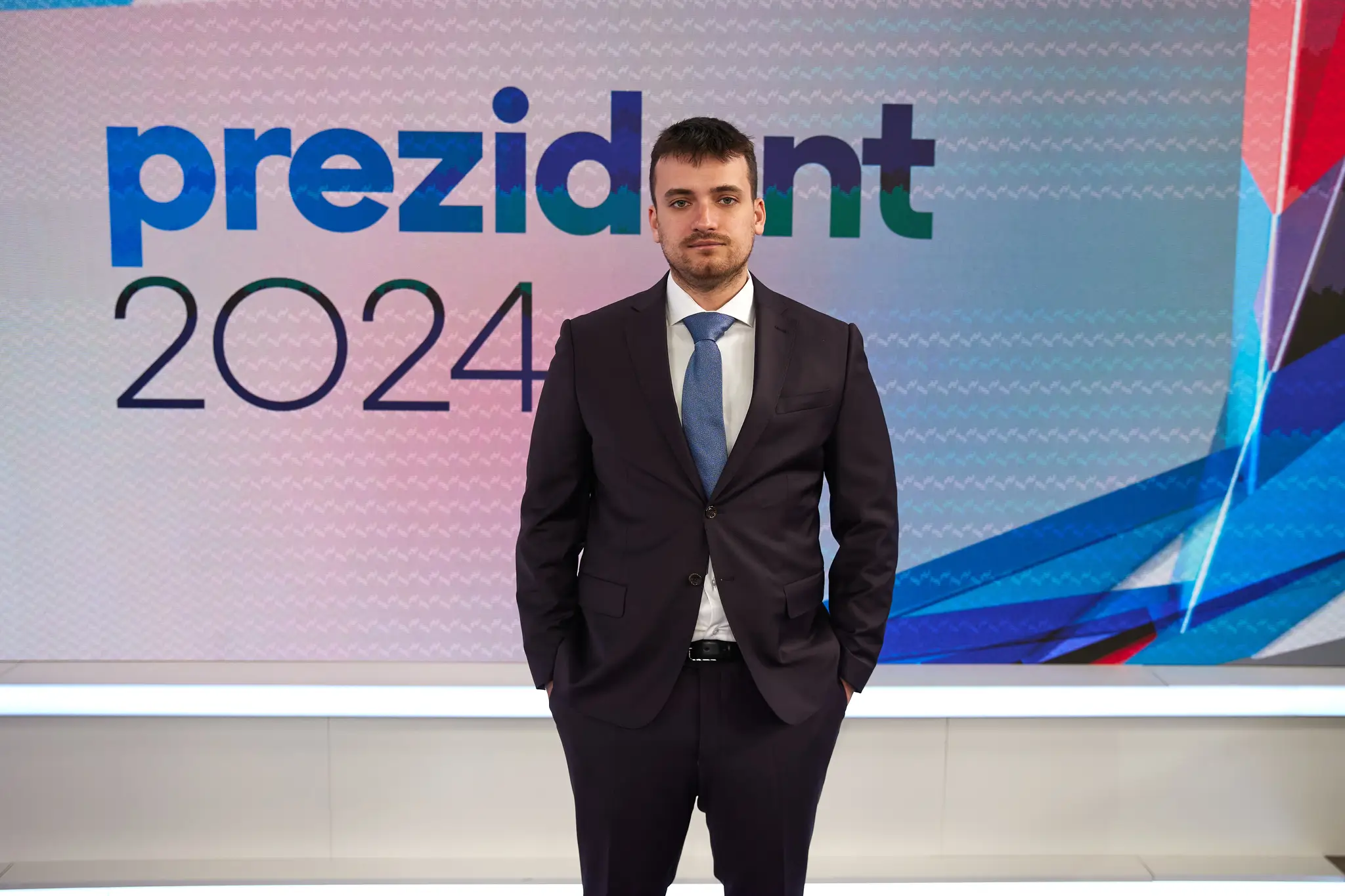 Prípravy na volebnú noc s Adelom Ghannamom.