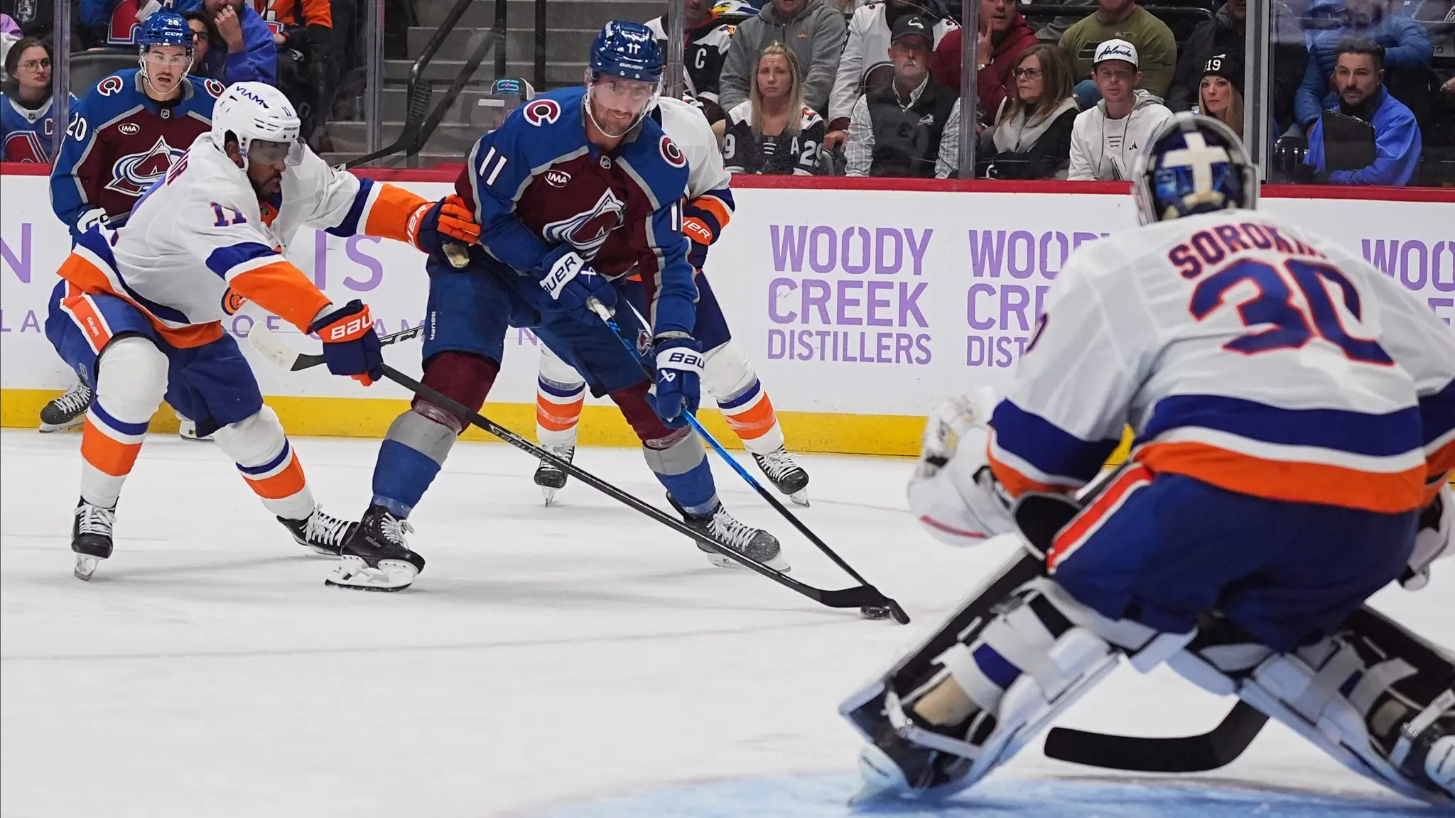 Momentka zo zápasu Colorado - Islanders