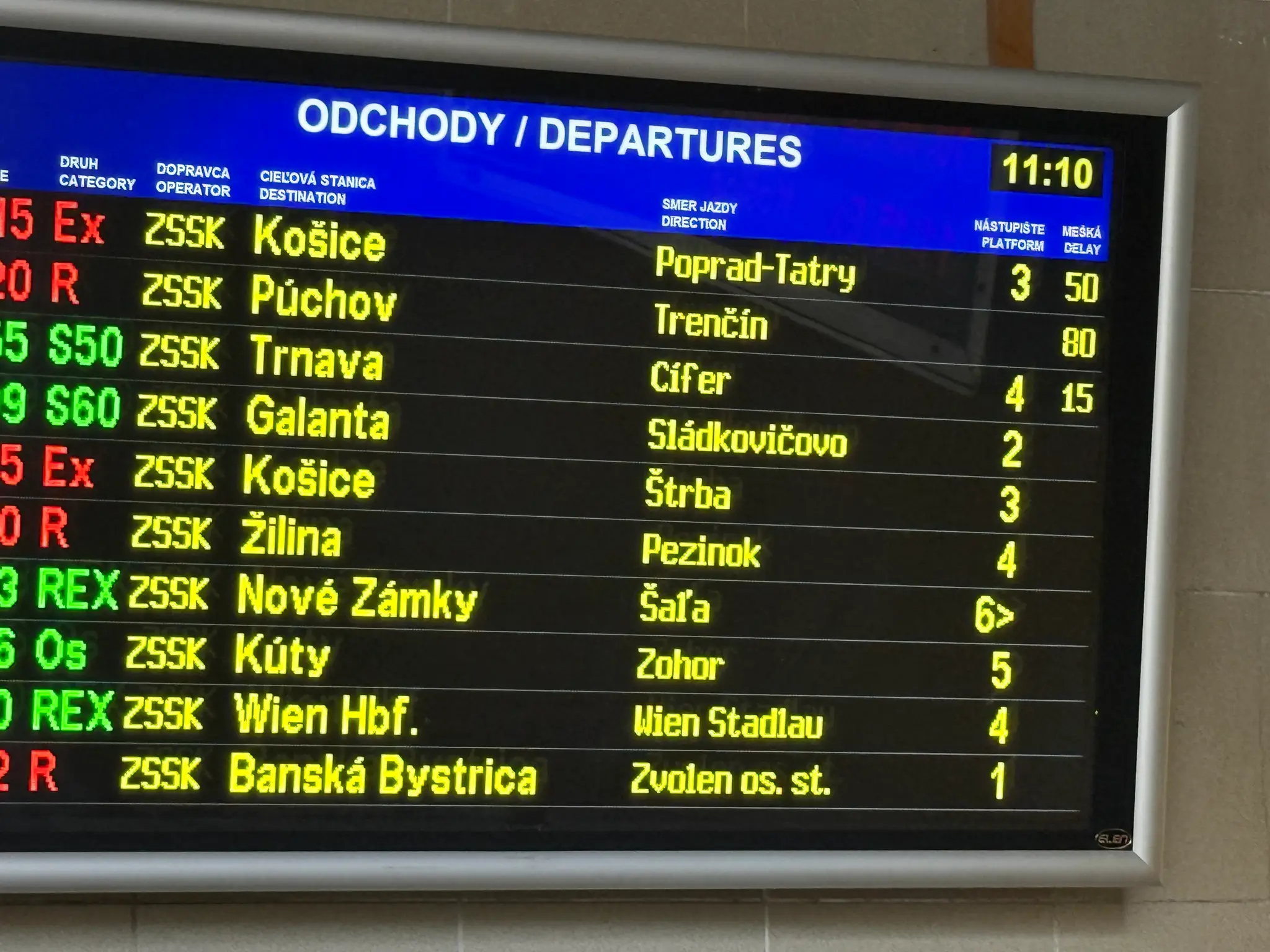 Poškodené vedenie ochromilo vlakovú dopravu.