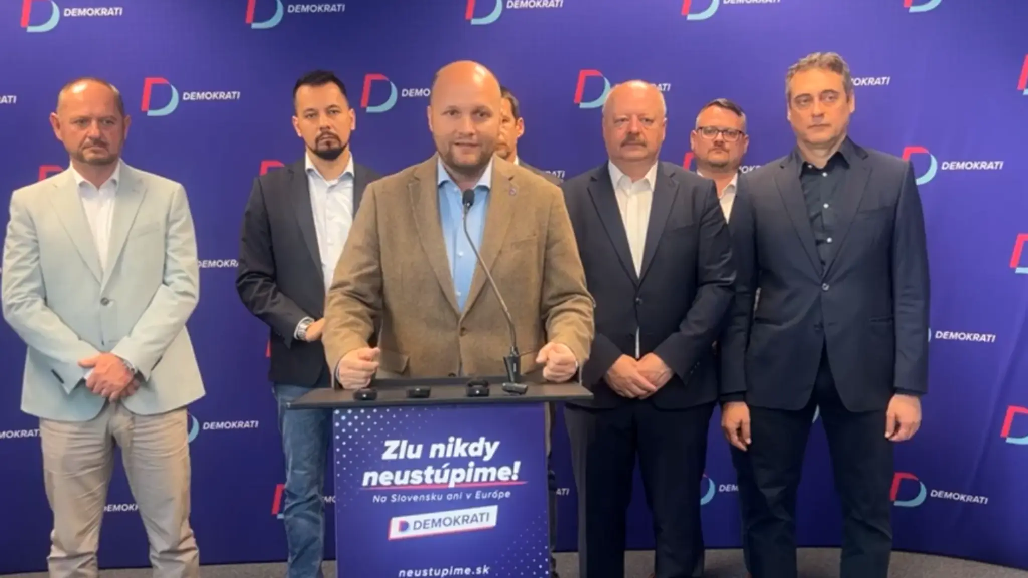 Tlačová konferencia strany Demokrati a ďalších mimoparlamentných strán
