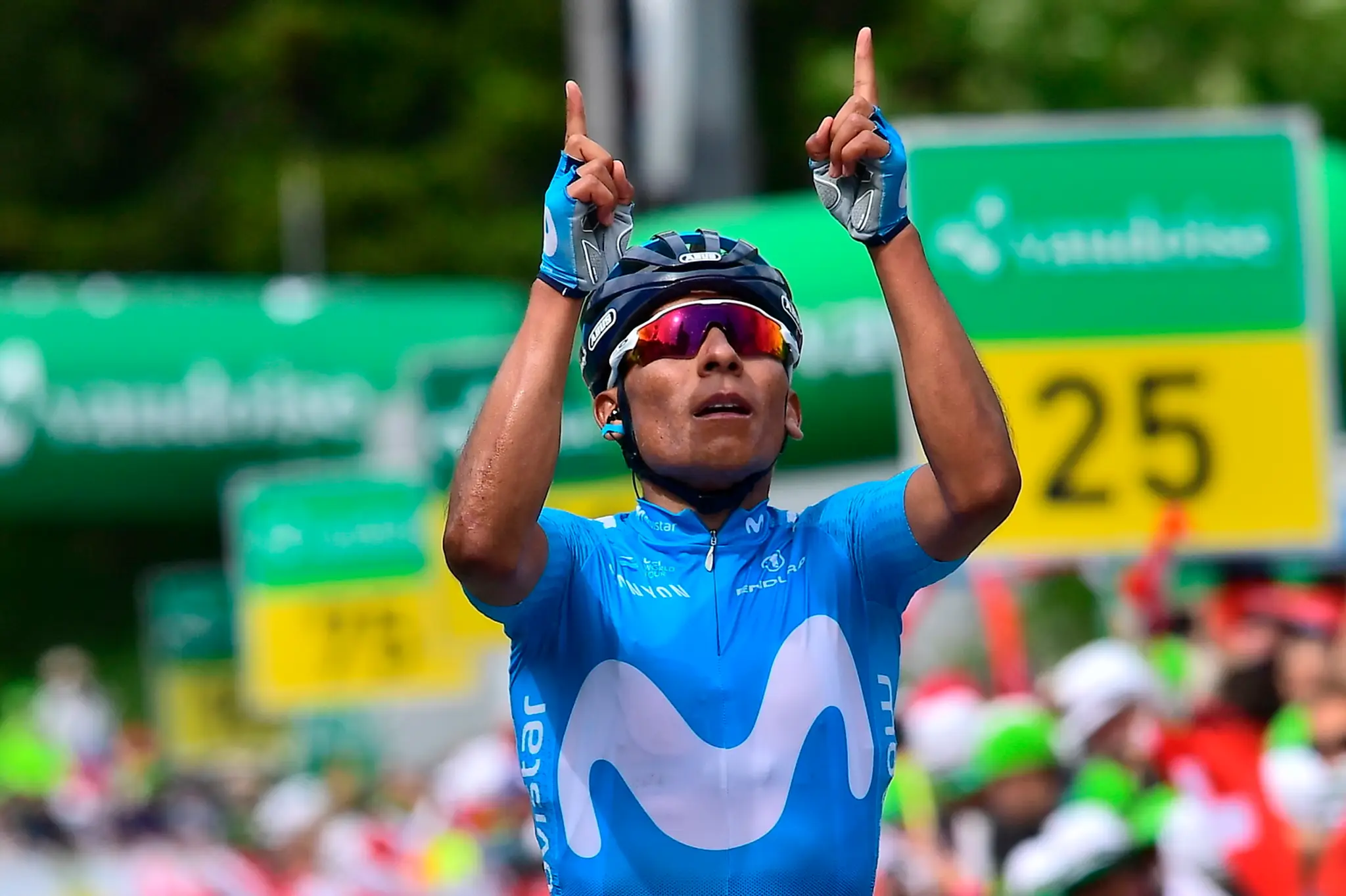 Nairo Quintana sa raduje z triumfu na pretekoch Okolo Švajčiarska.