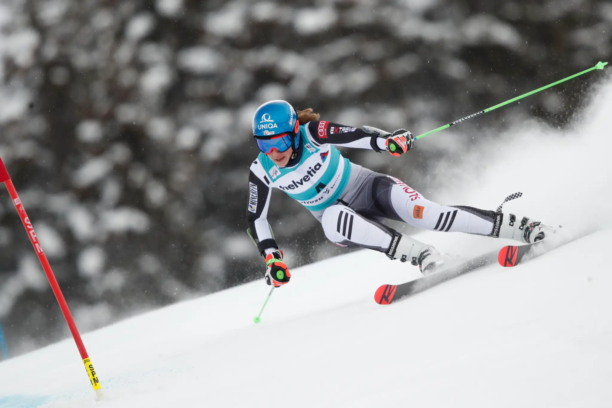 Aplská lyžiarka Petra Vlhová v obrovskom slalome v Lenzerheide.