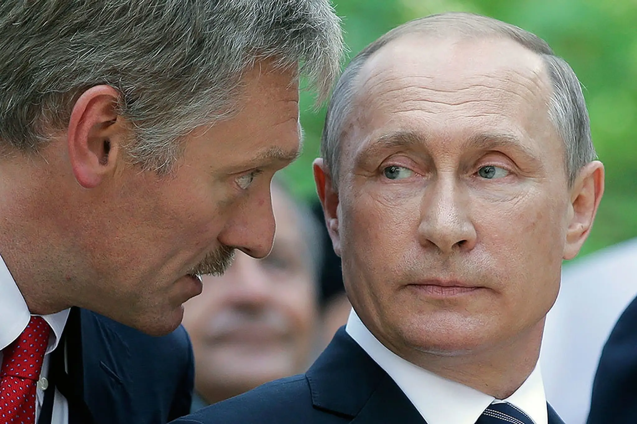 Dmitrij Peskov a Vladimir Putin