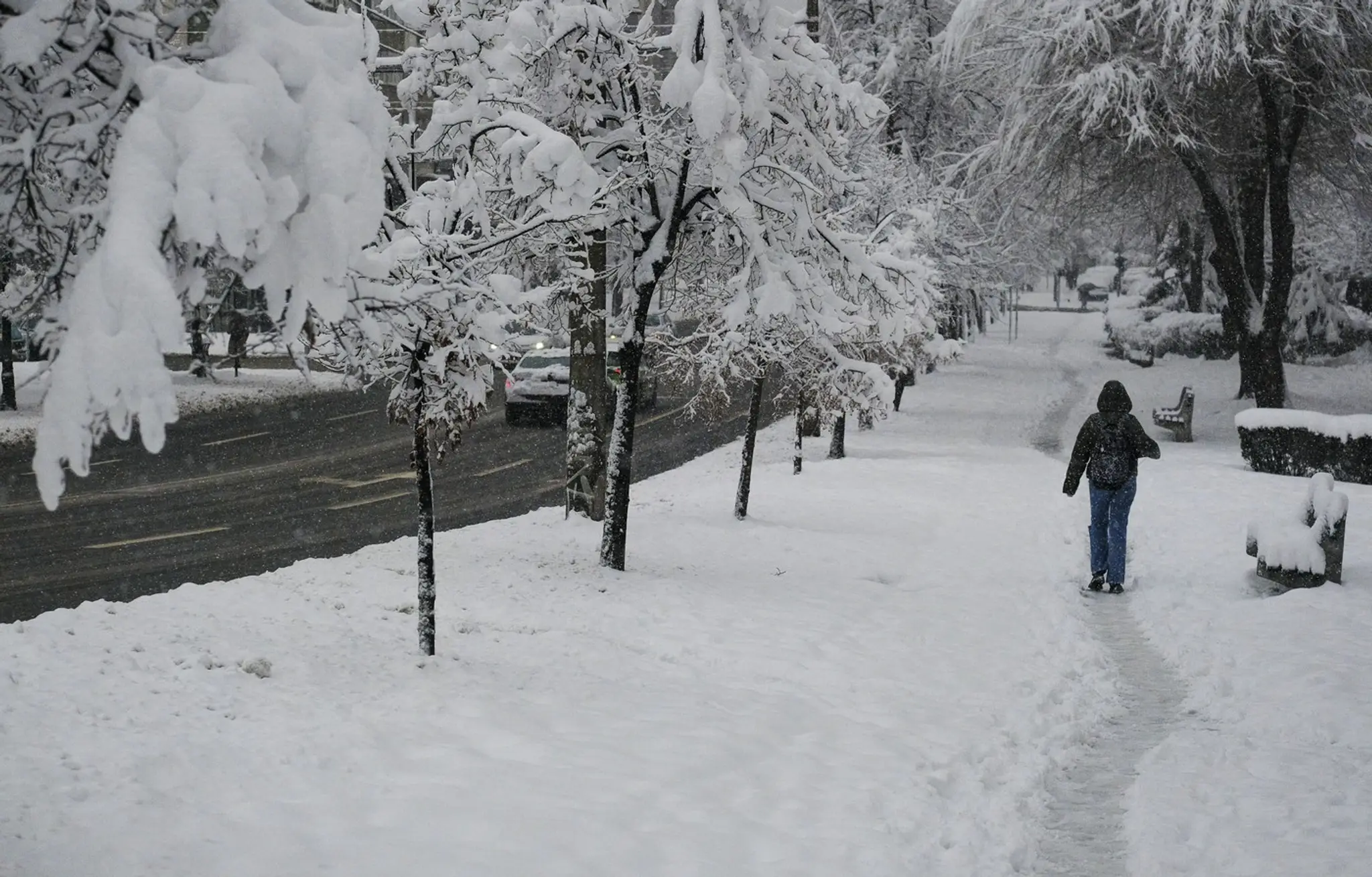 Hlavné mesto Bosny a Hercegoviny zasypal sneh.