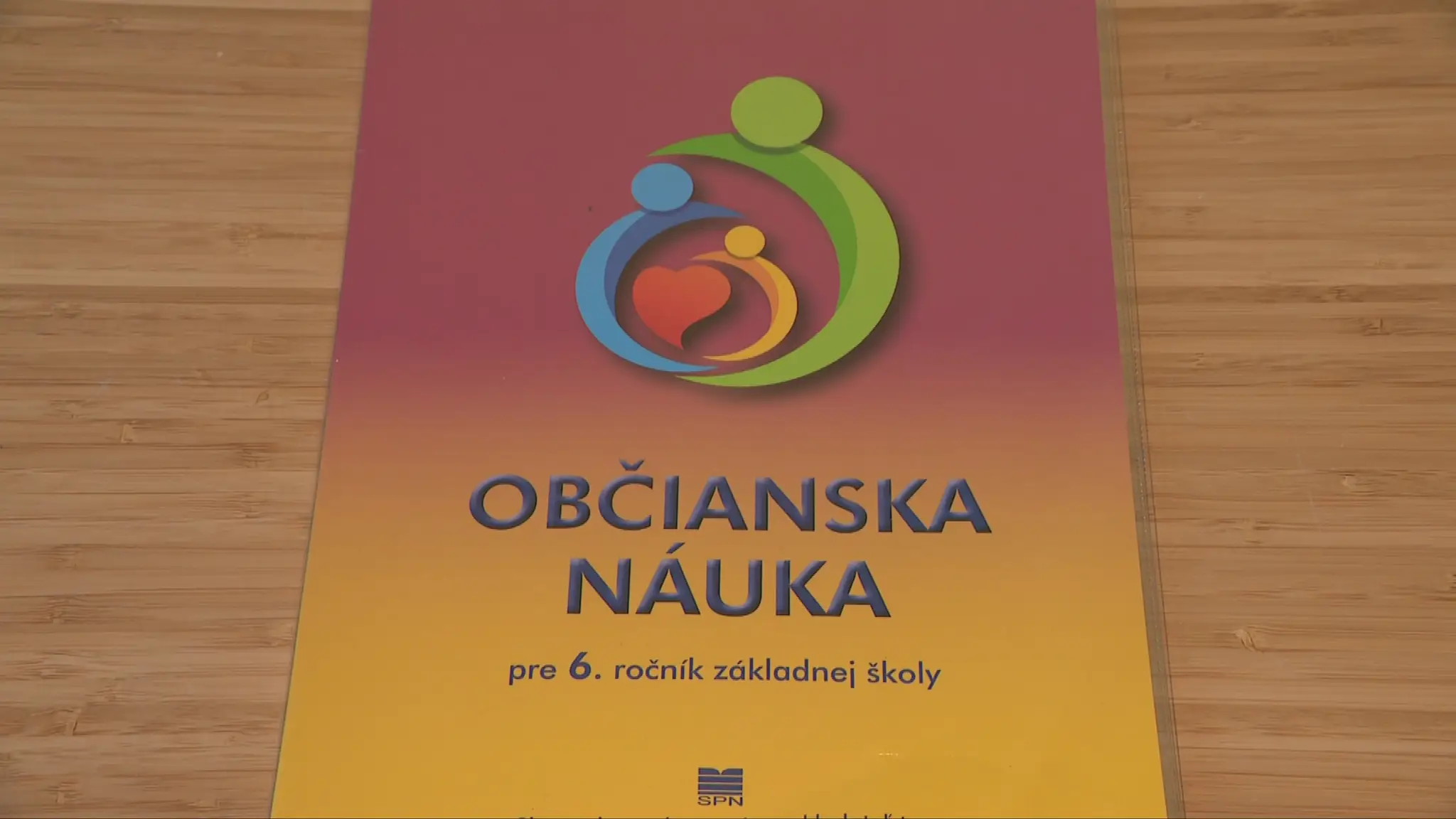 Kontroverzná učebnica.